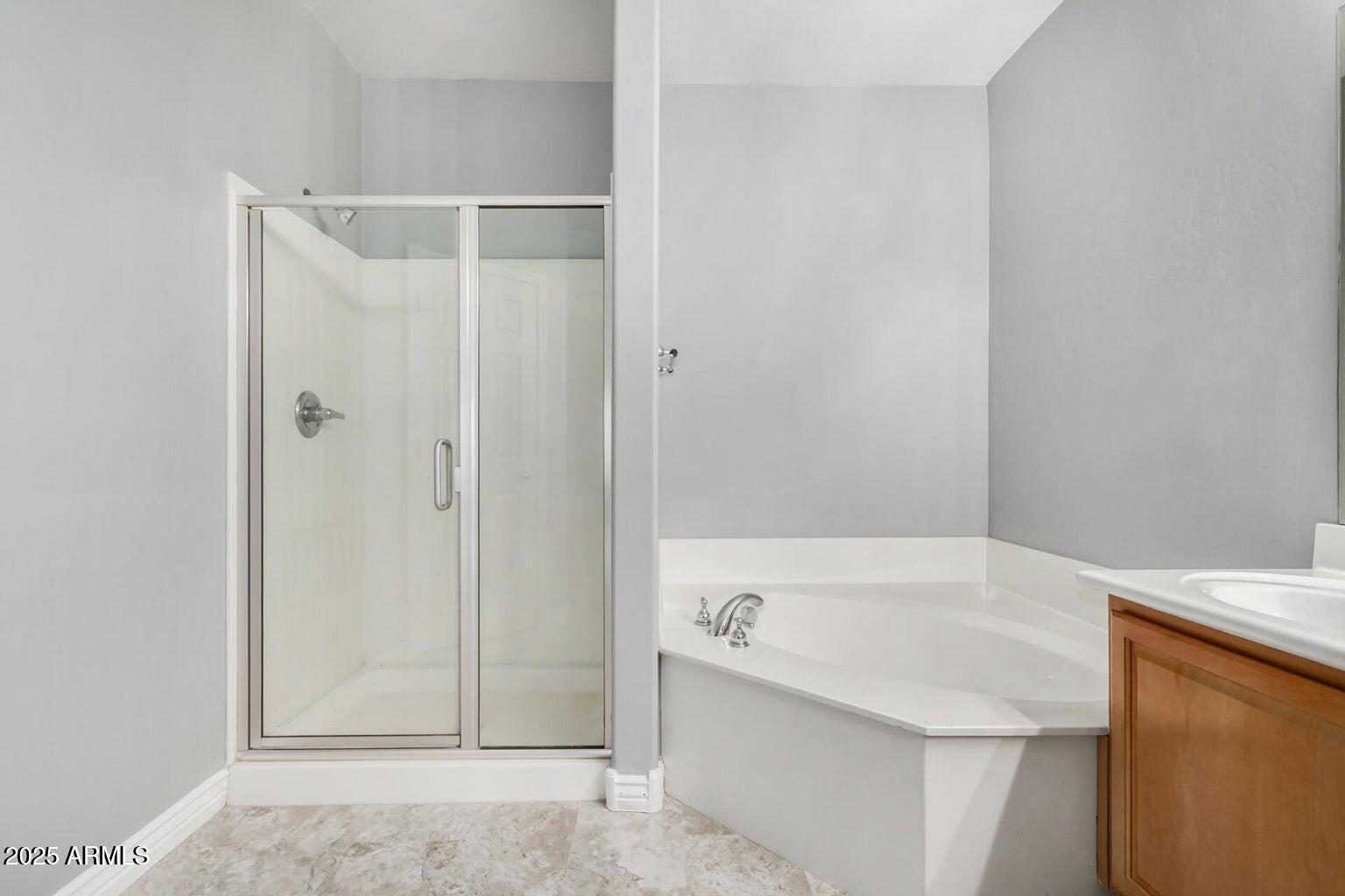 5450 E DEER VALLEY Drive, 1006