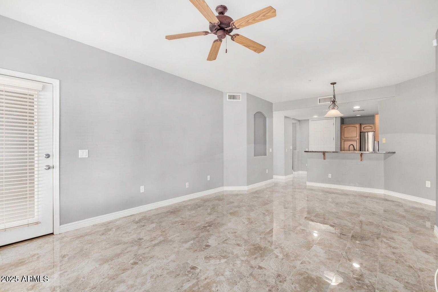 5450 E DEER VALLEY Drive, 1006