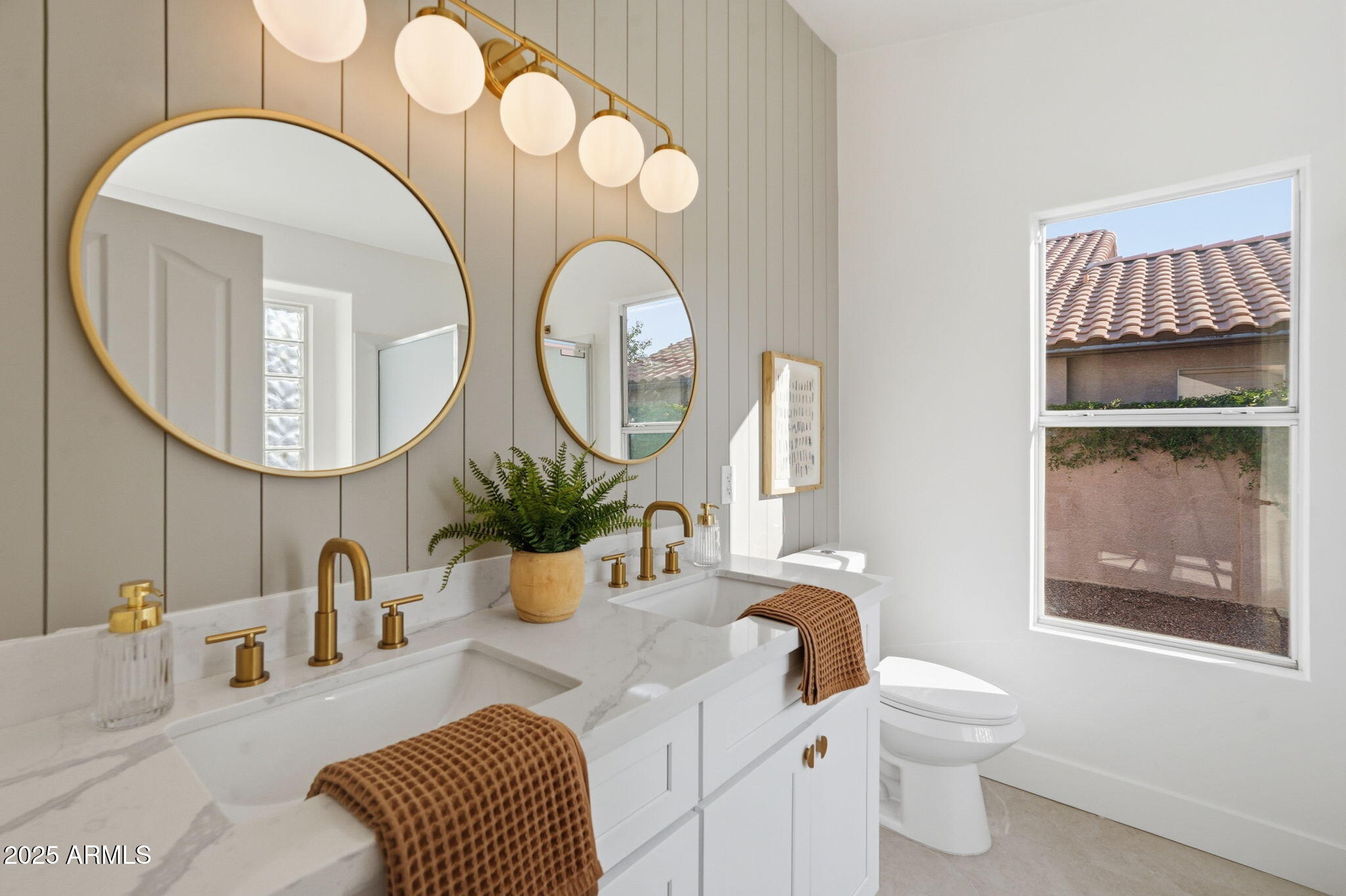 2508 S COLLEEN Circle