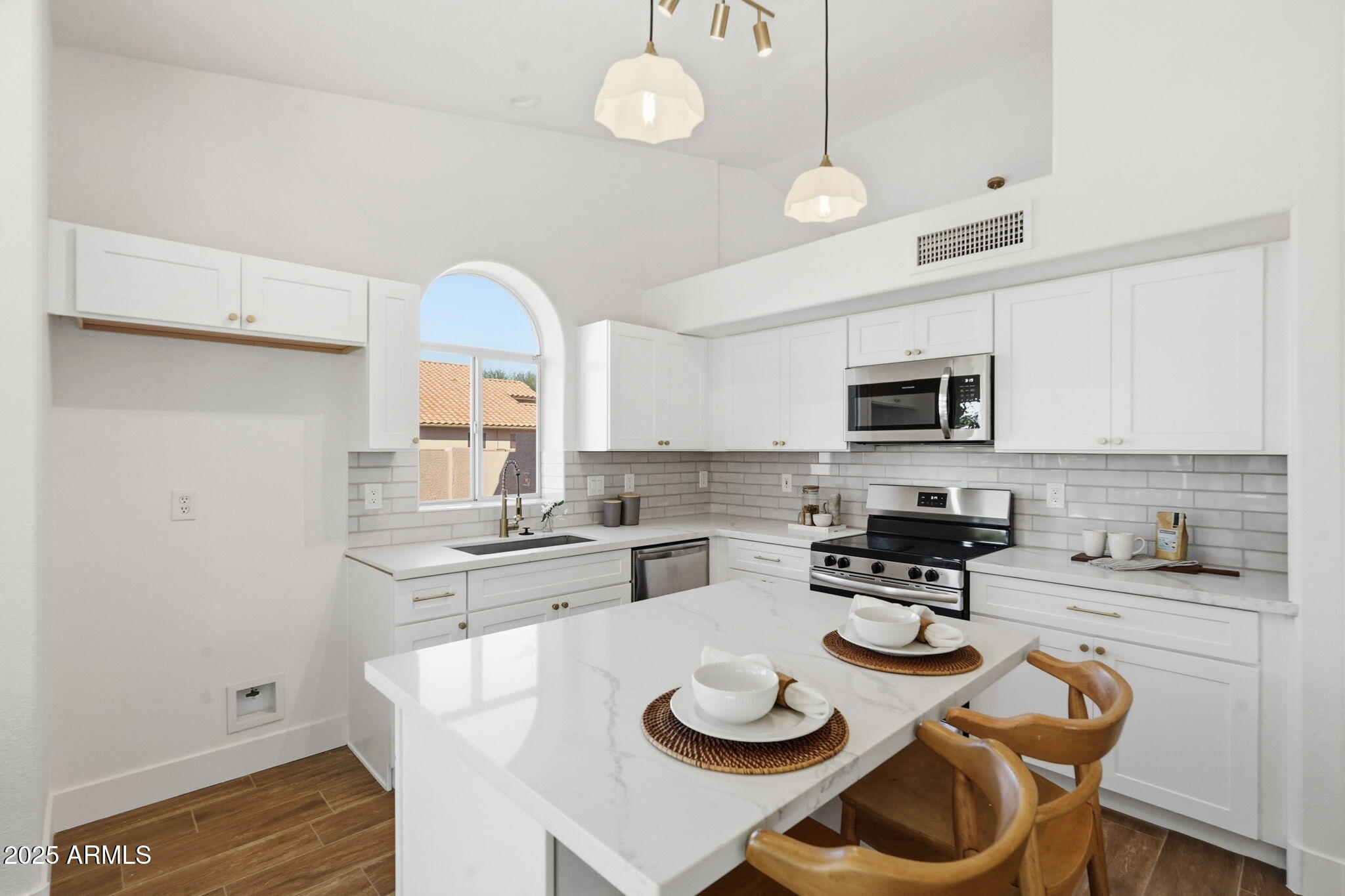 2508 S COLLEEN Circle