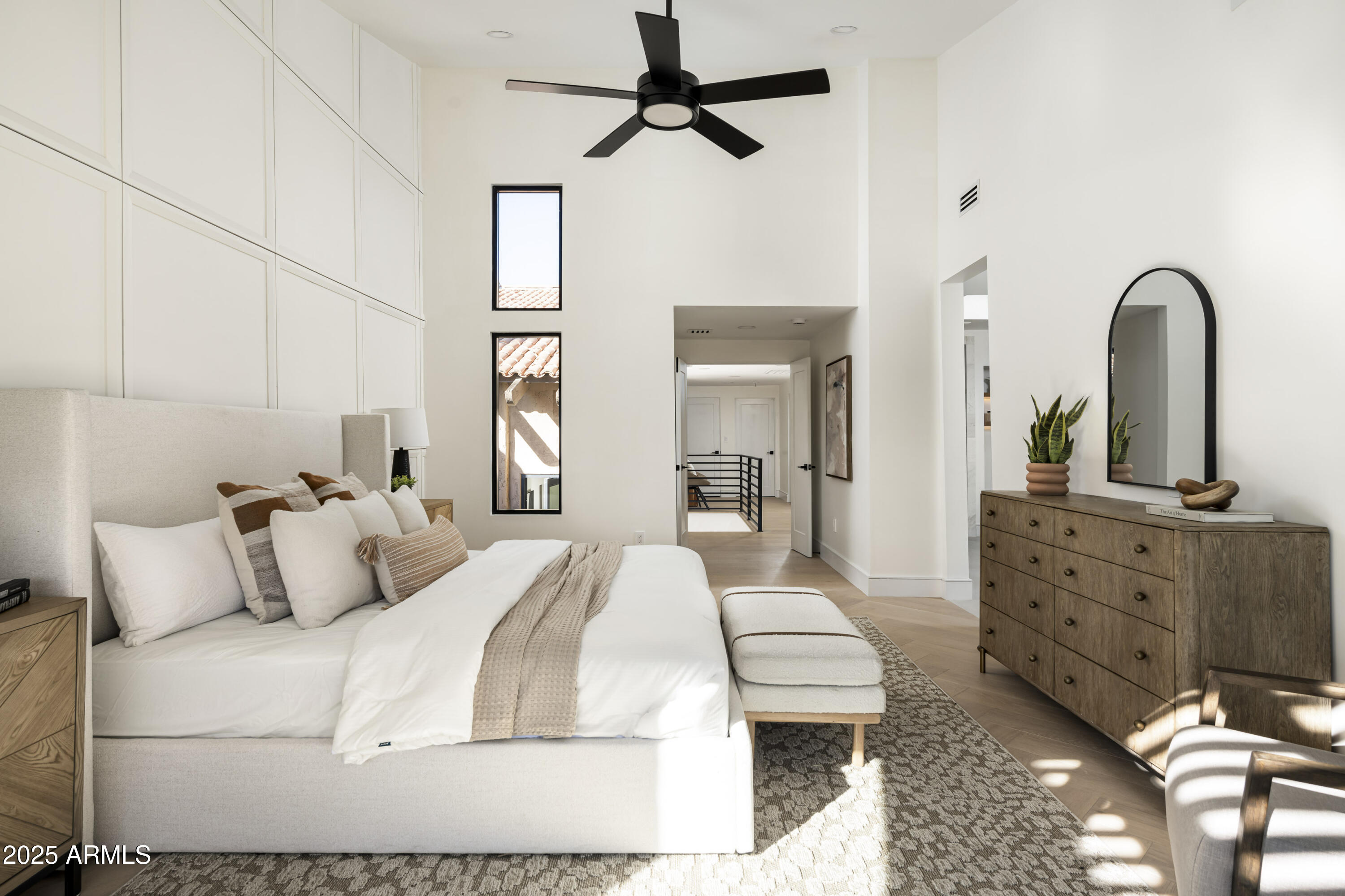 4446 E CAMELBACK Road, 102