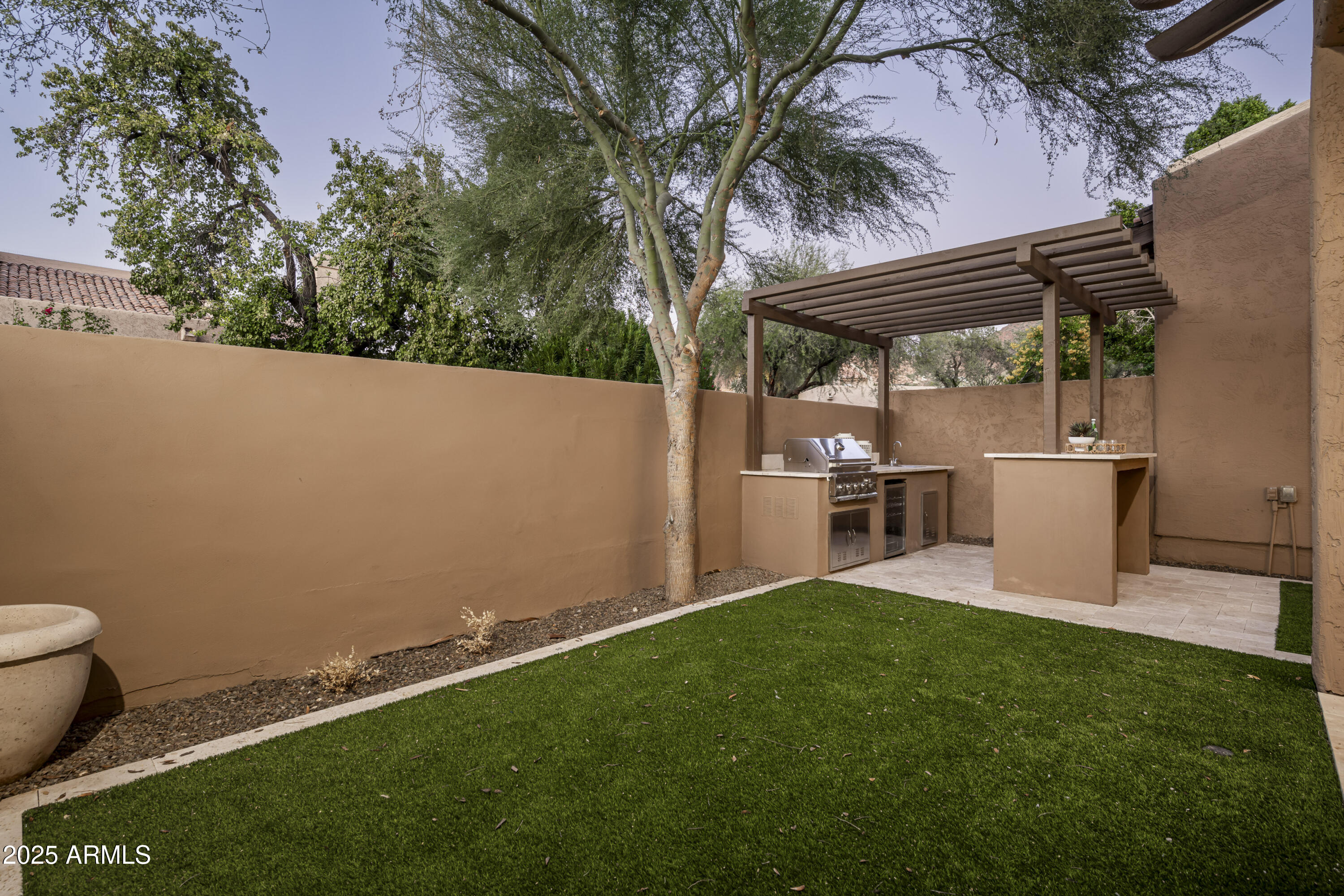 4446 E CAMELBACK Road, 102