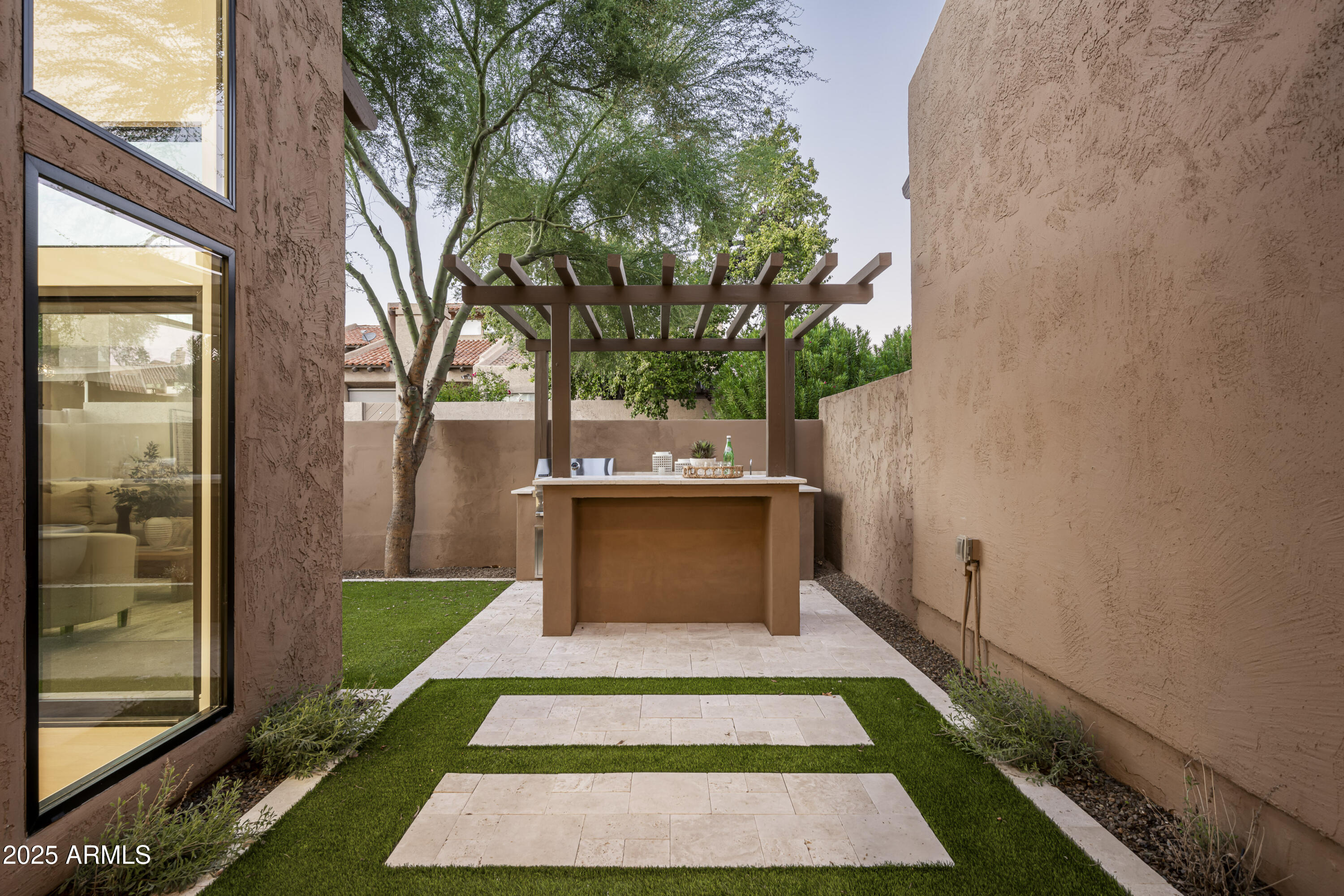 4446 E CAMELBACK Road, 102