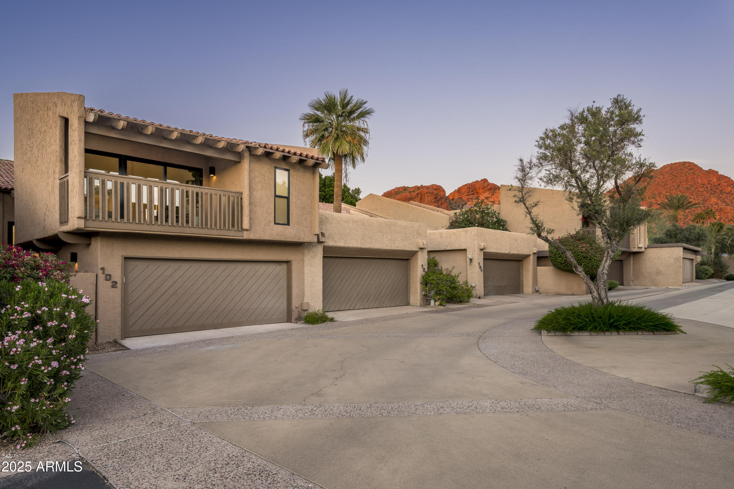 4446 E CAMELBACK Road, 102