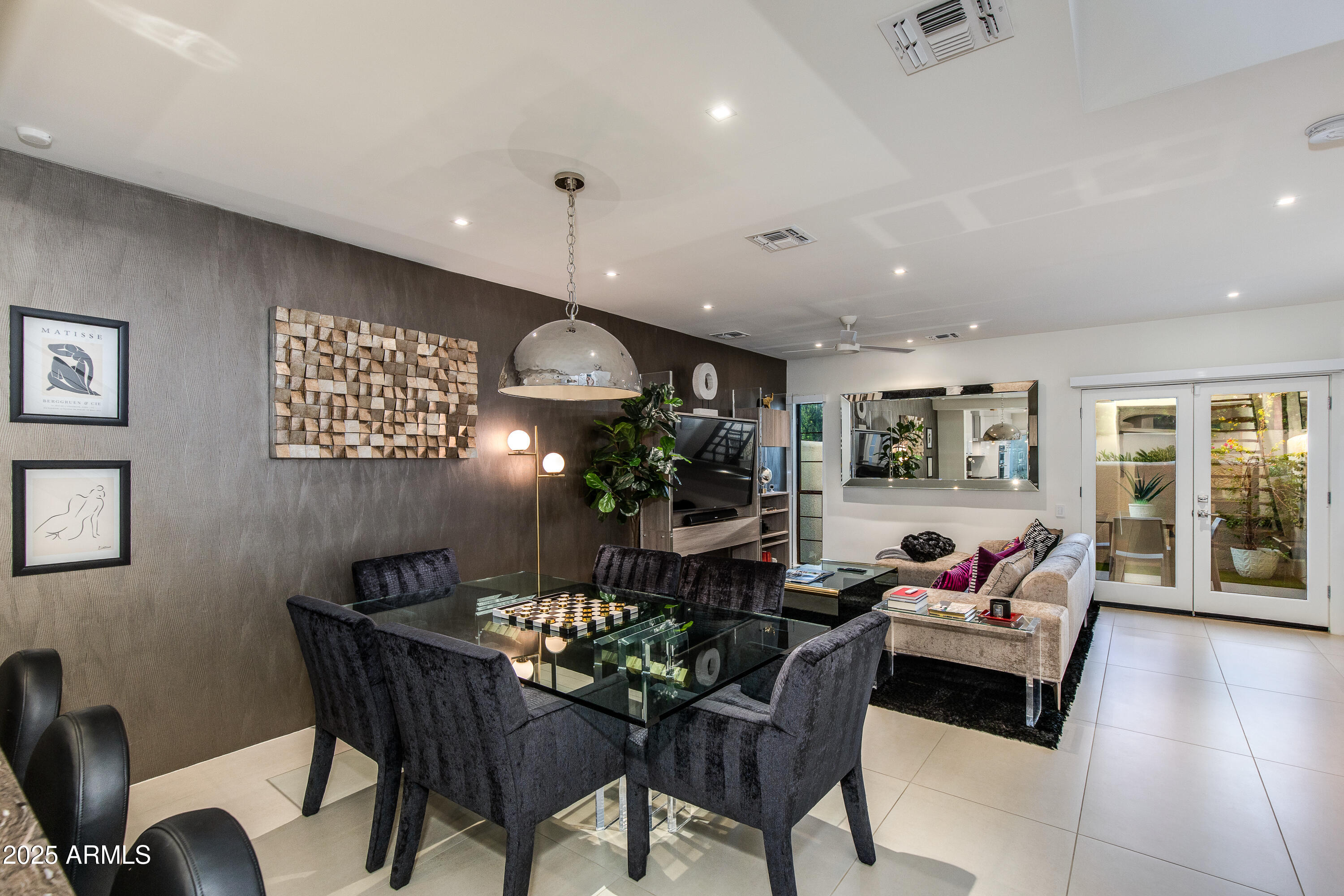 6214 N 30TH Place