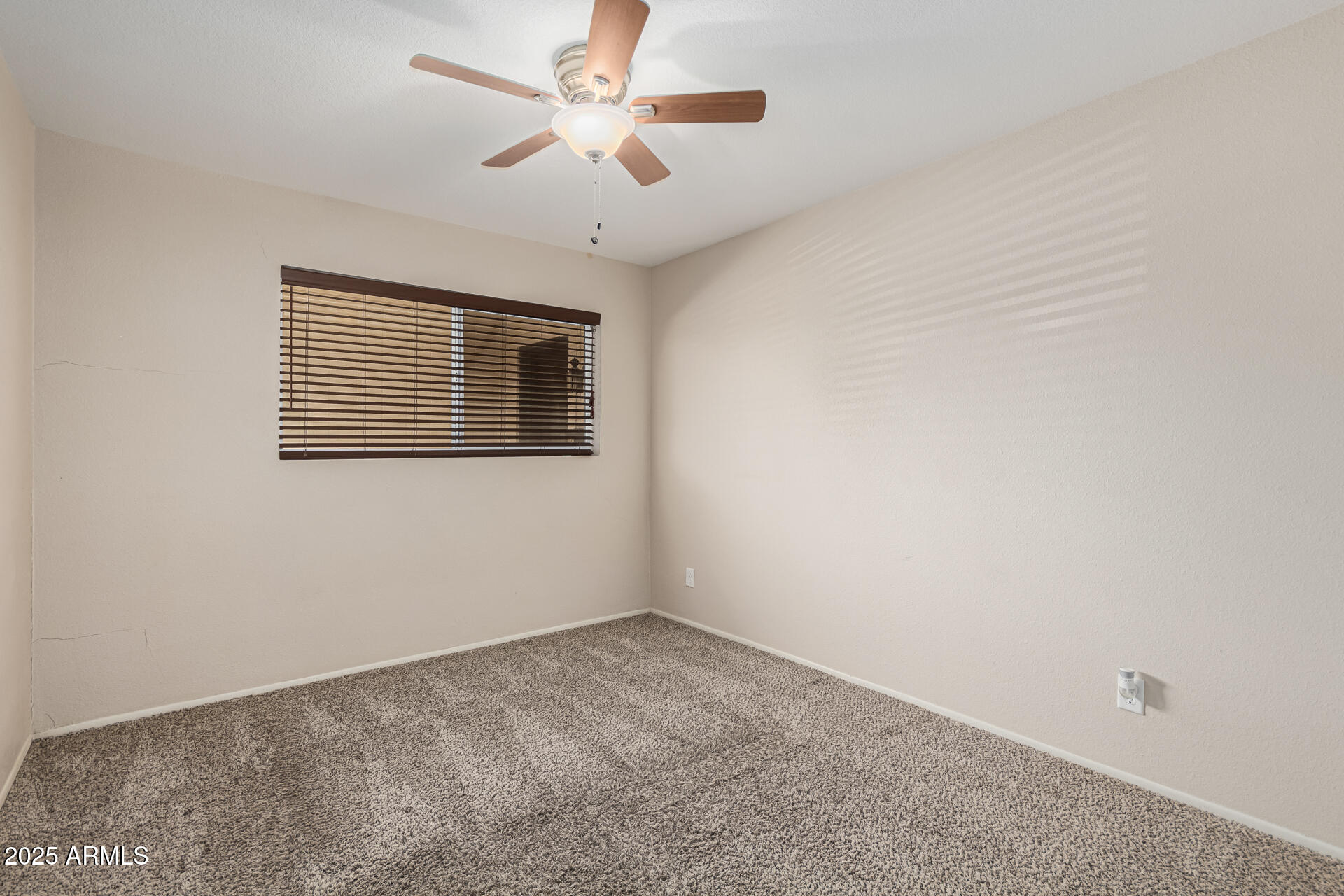 8640 E WILSHIRE Drive