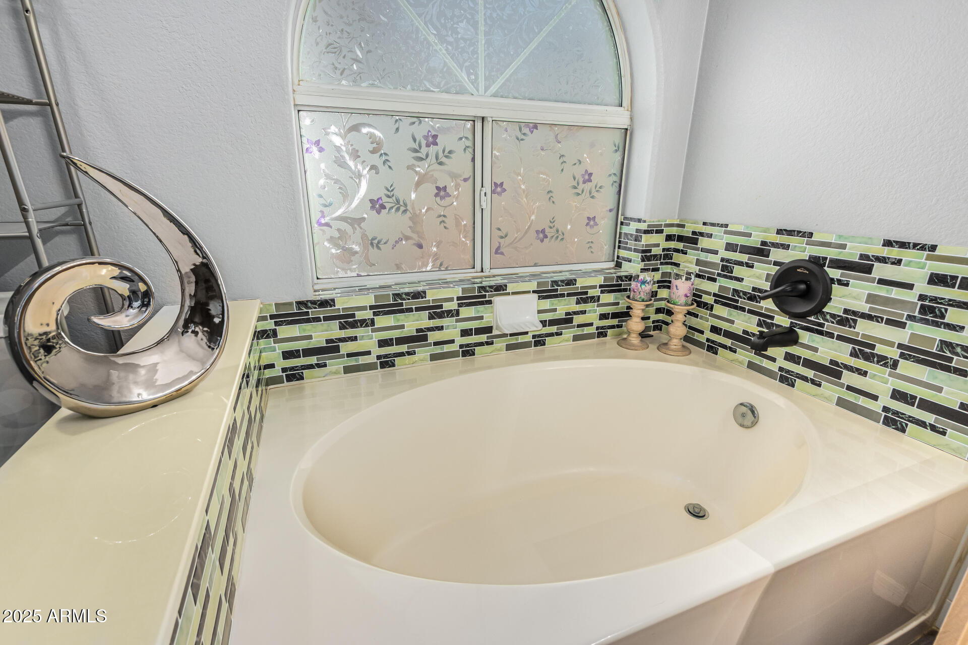 840 S PINEVIEW Drive