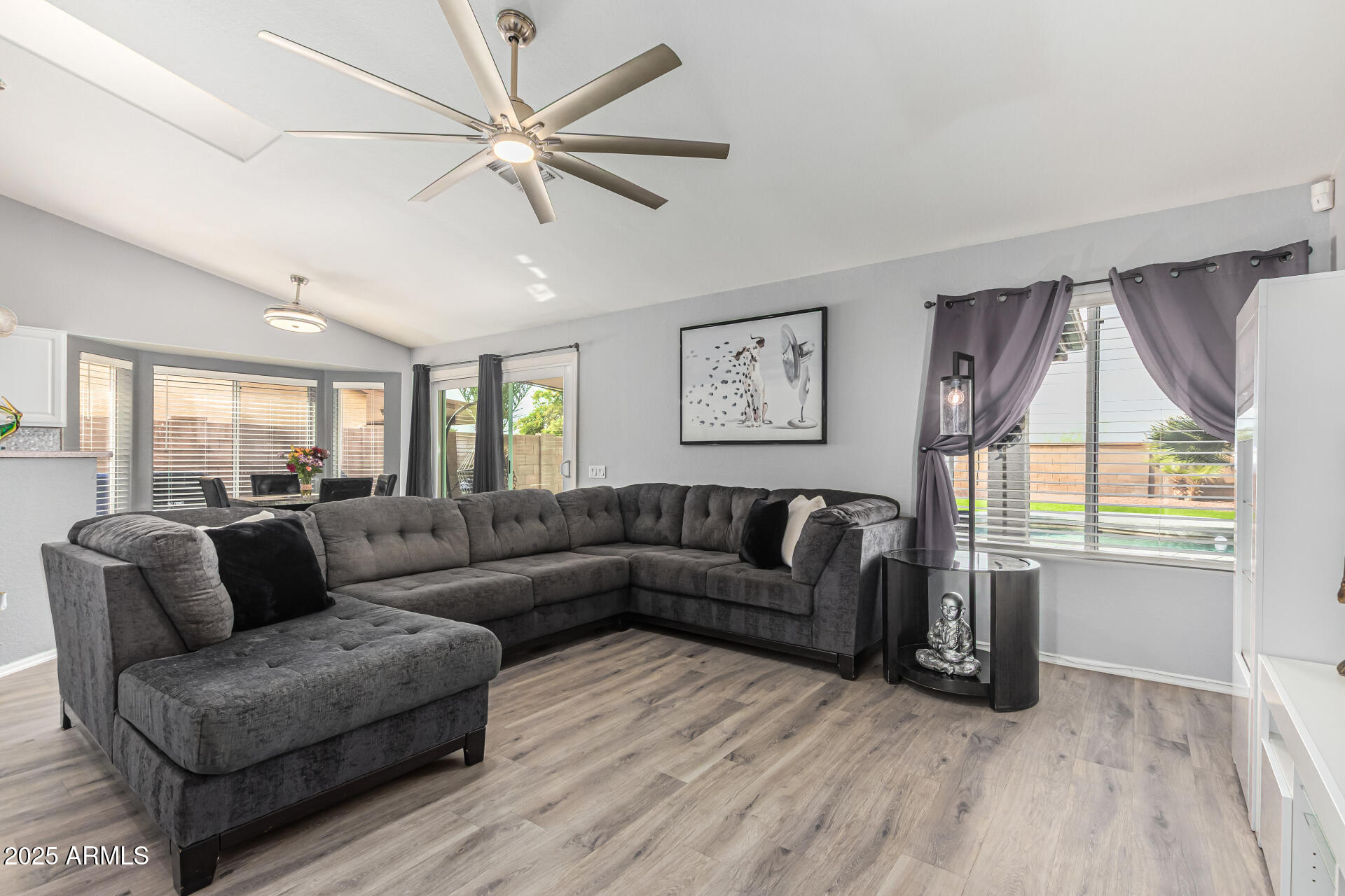 840 S PINEVIEW Drive