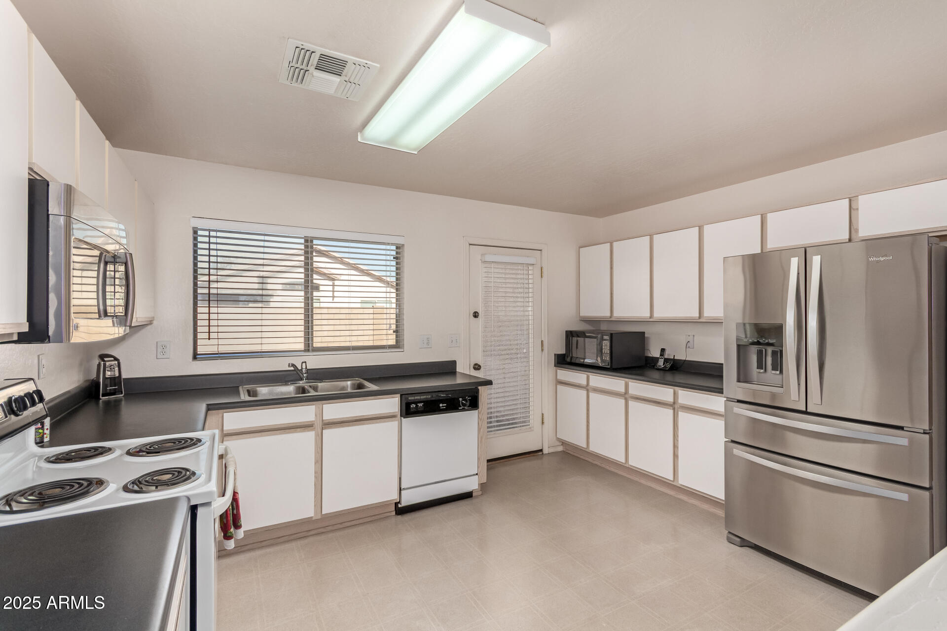 15882 W MADISON Street