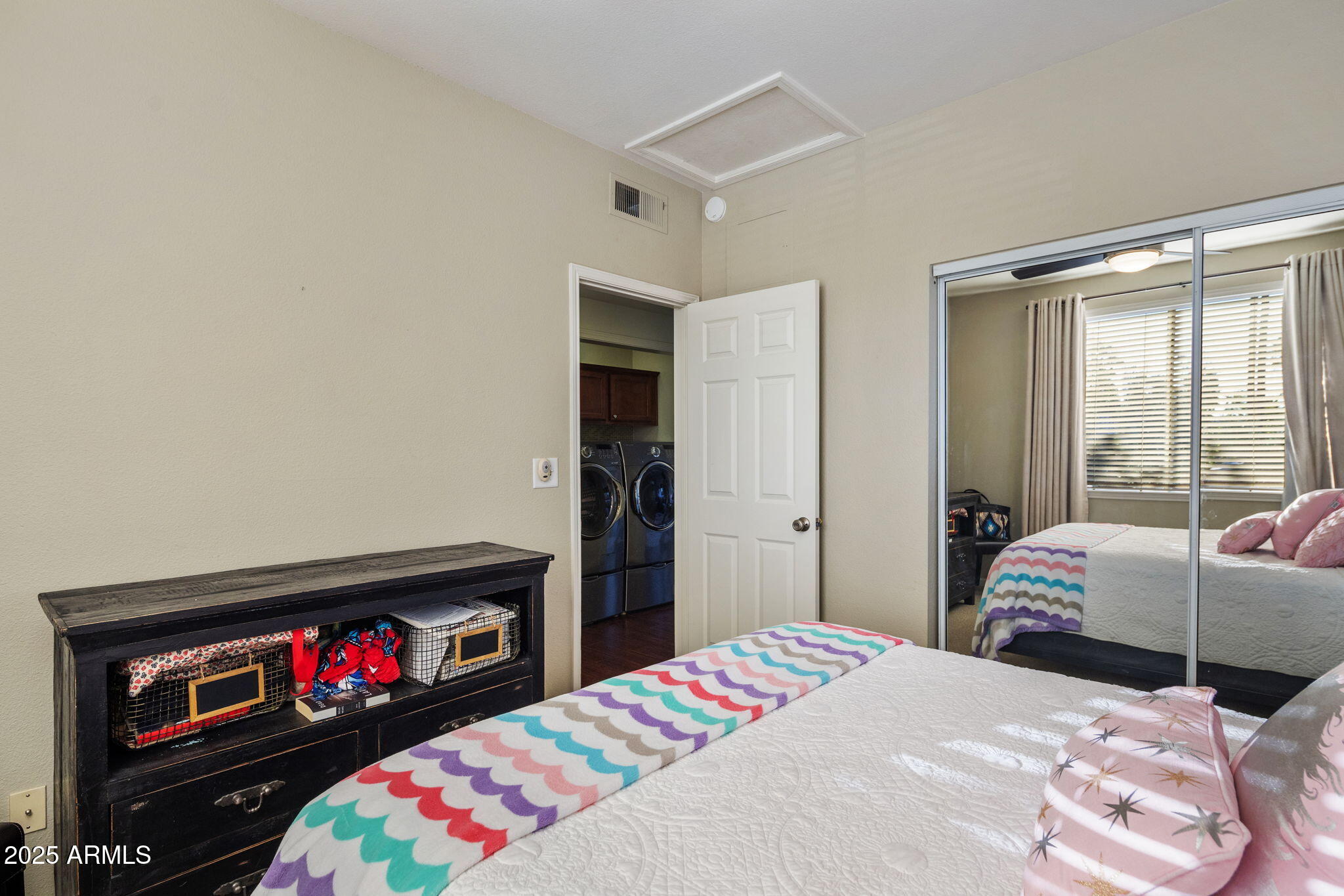 7009 E ACOMA Drive 2001