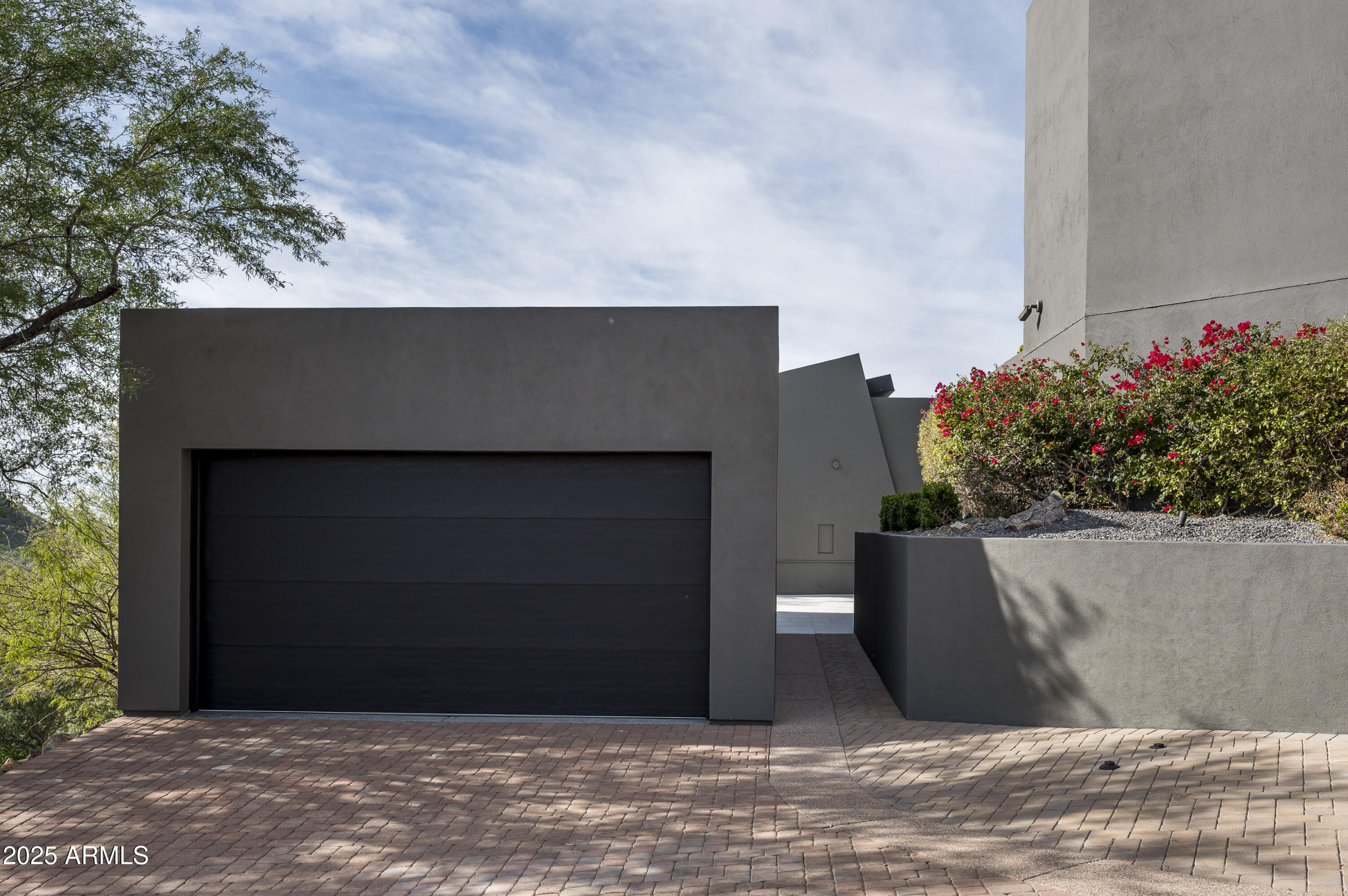 10324 E CALLE DE LAS BRISAS