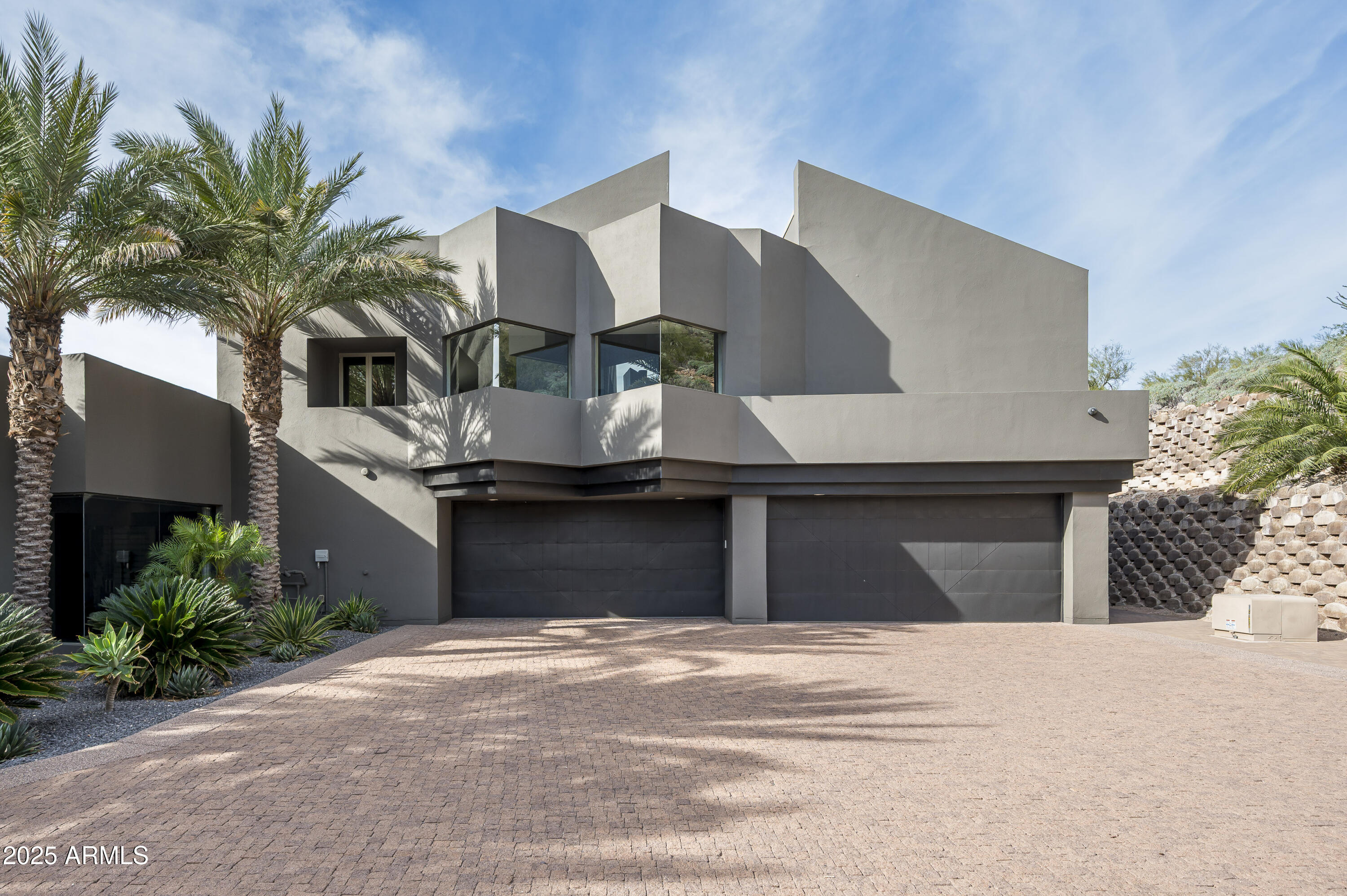 10324 E CALLE DE LAS BRISAS