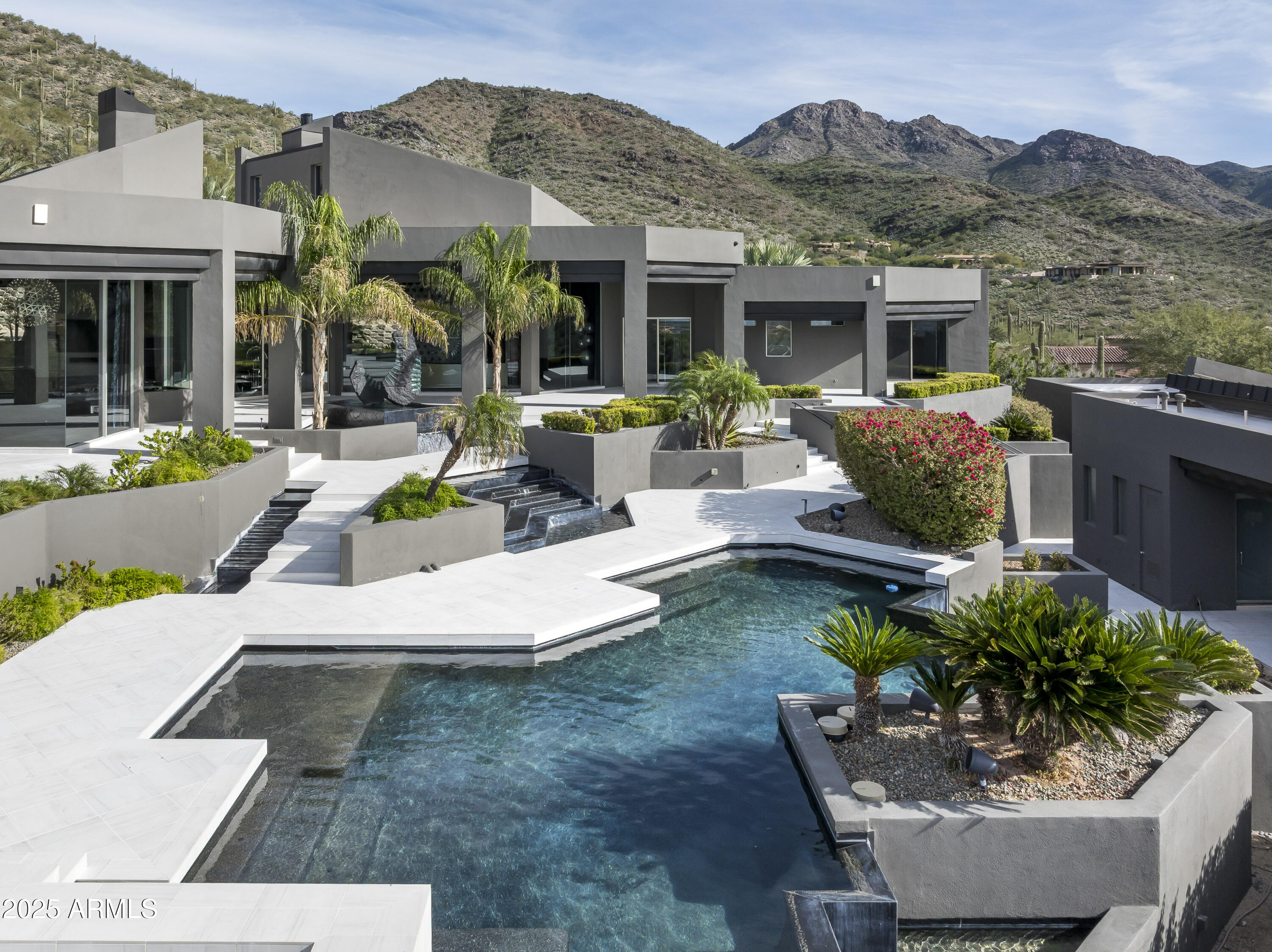 10324 E CALLE DE LAS BRISAS