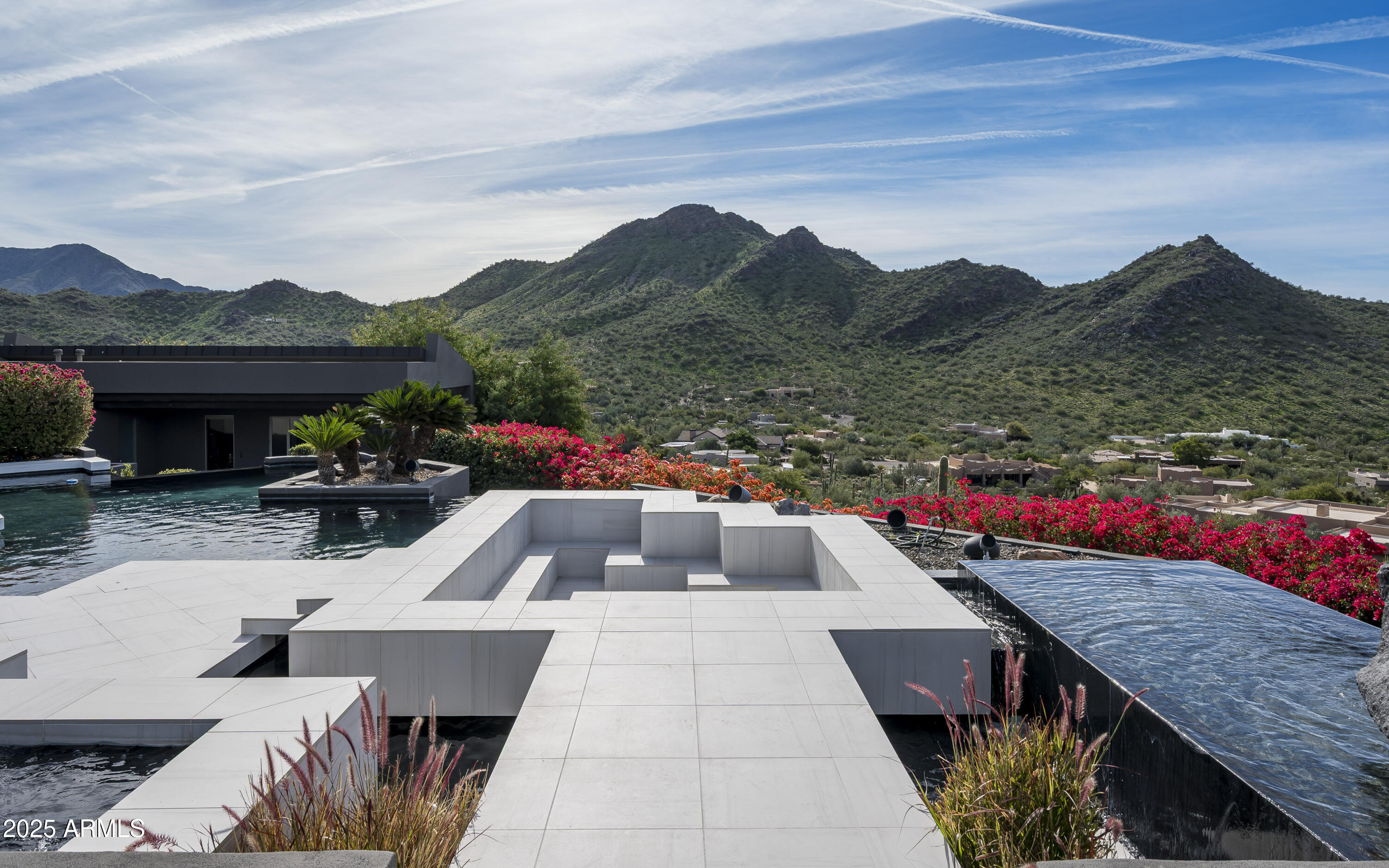 10324 E CALLE DE LAS BRISAS