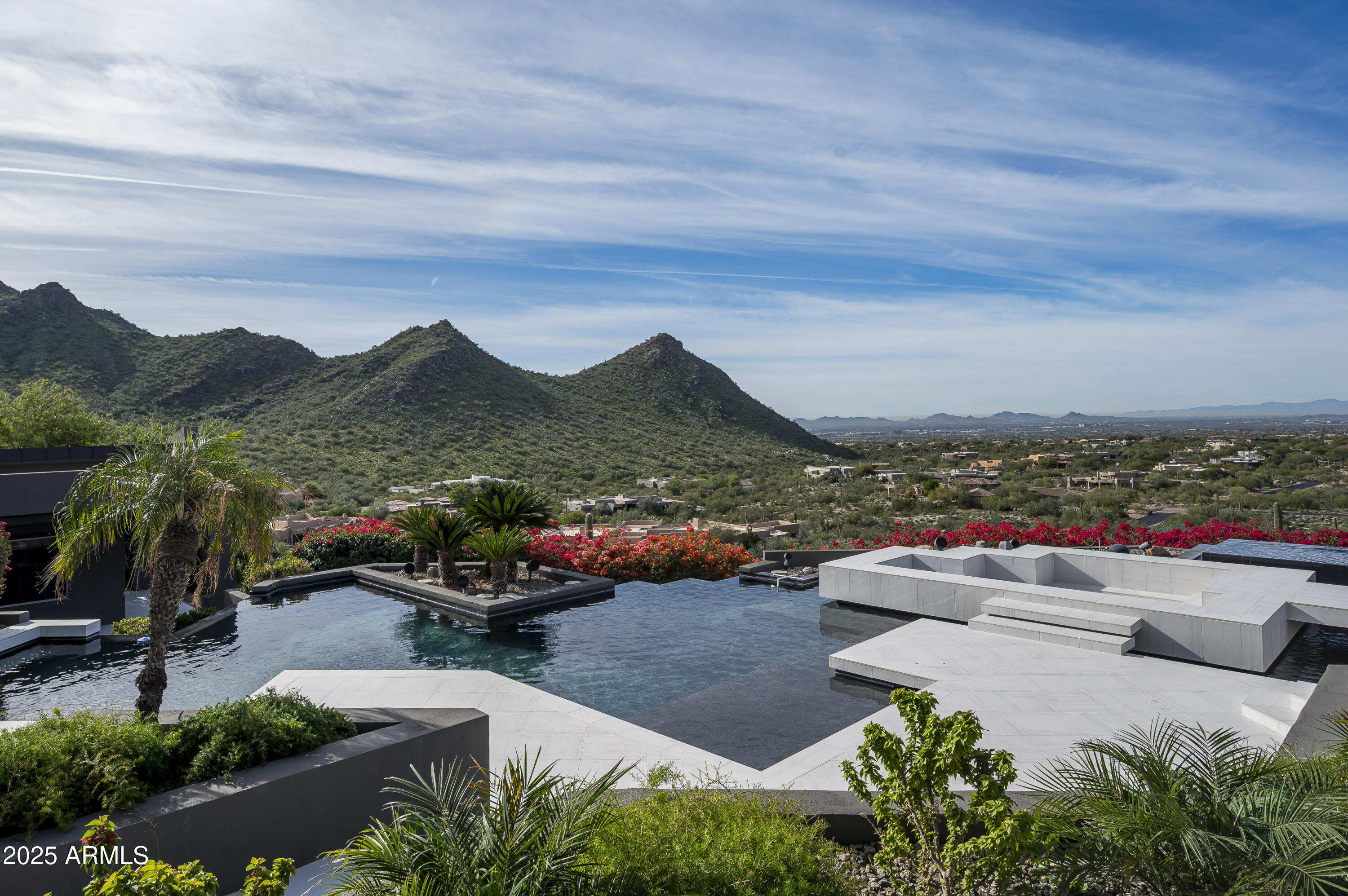 10324 E CALLE DE LAS BRISAS