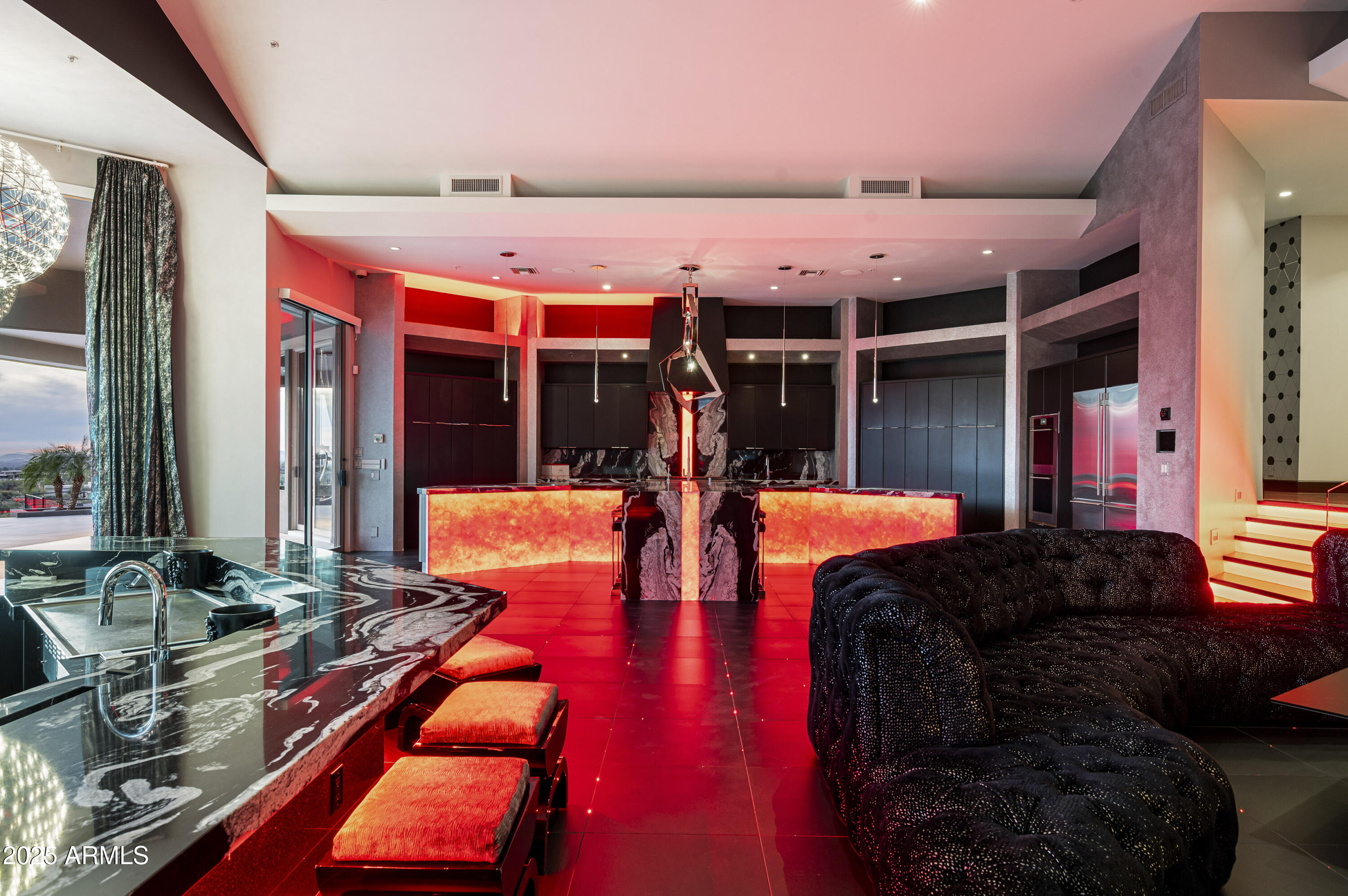 10324 E CALLE DE LAS BRISAS