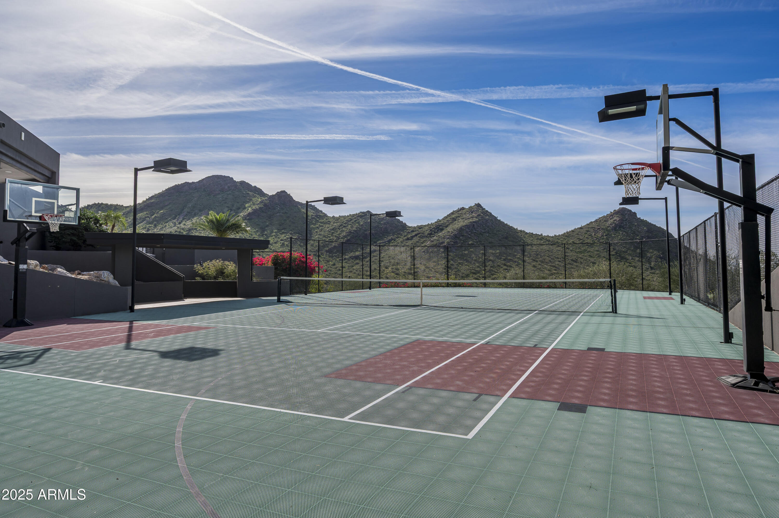 10324 E CALLE DE LAS BRISAS