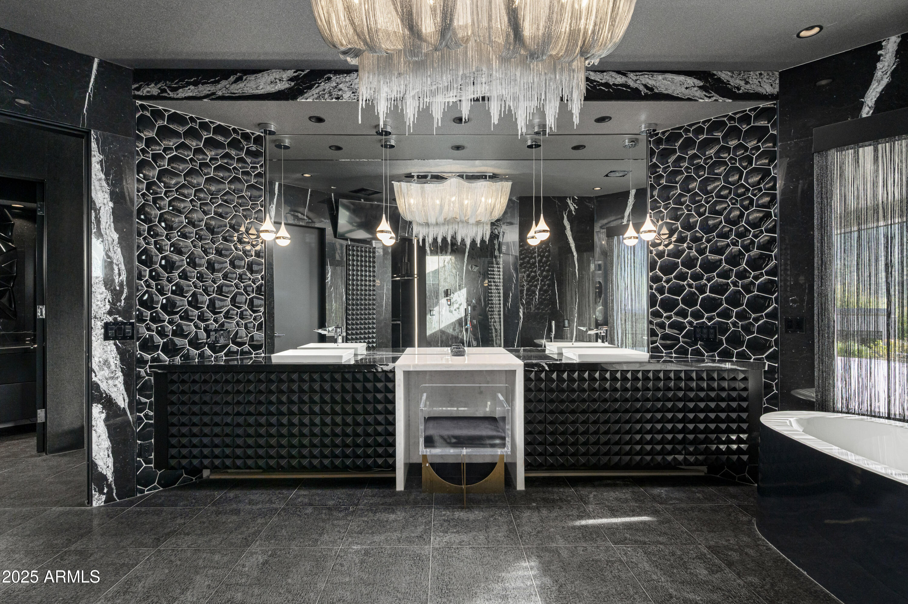 10324 E CALLE DE LAS BRISAS