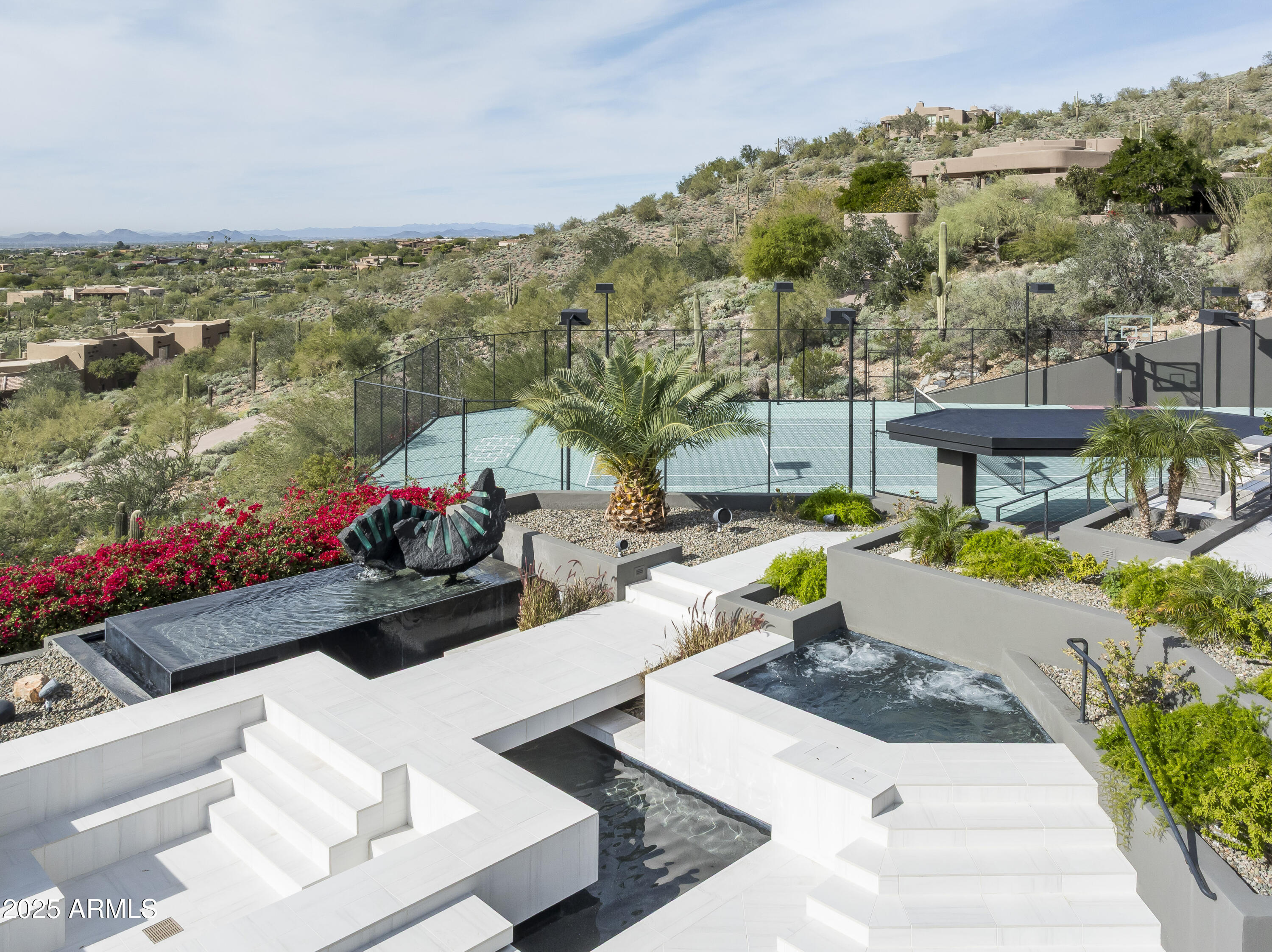 10324 E CALLE DE LAS BRISAS