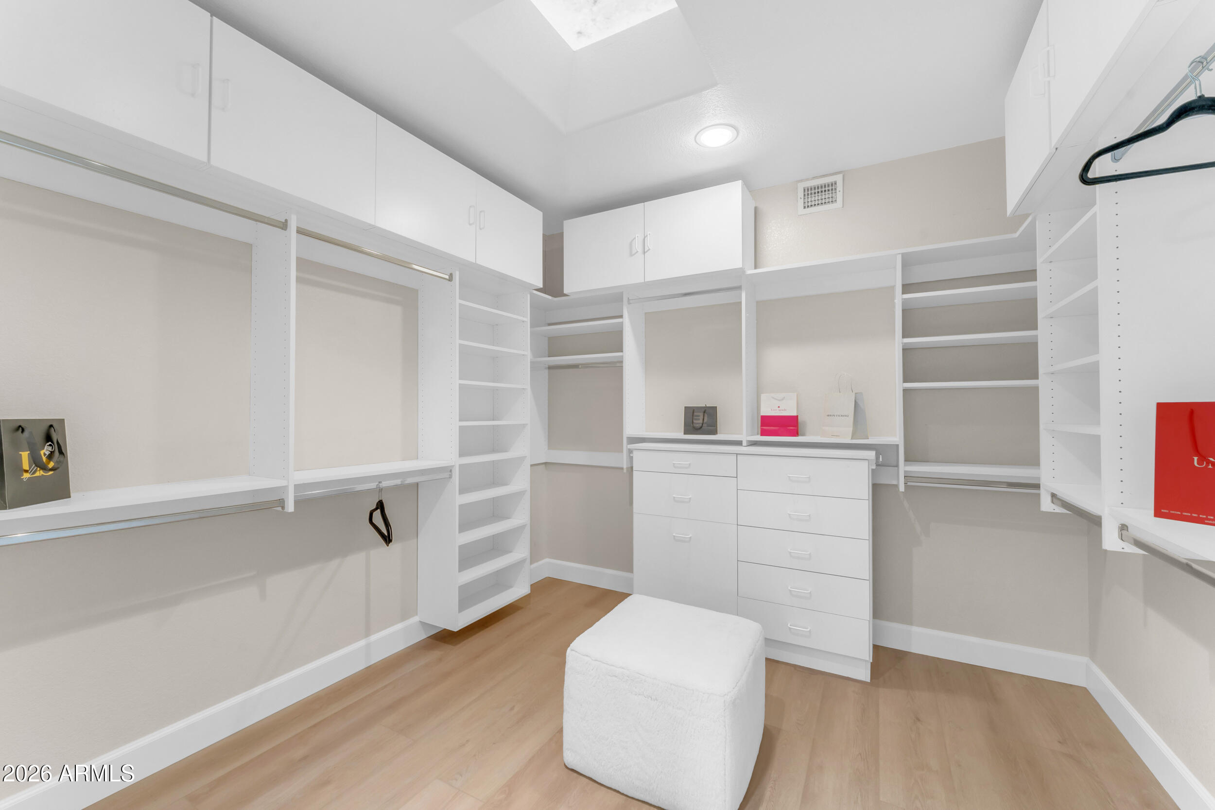 9009 E CEDAR WAXWING Drive