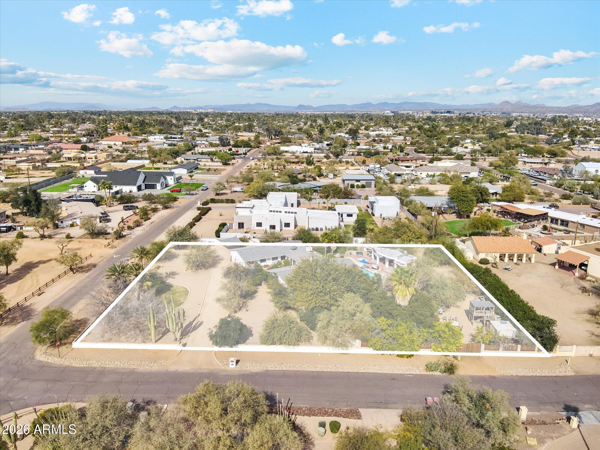 6602 E Paradise Drive -