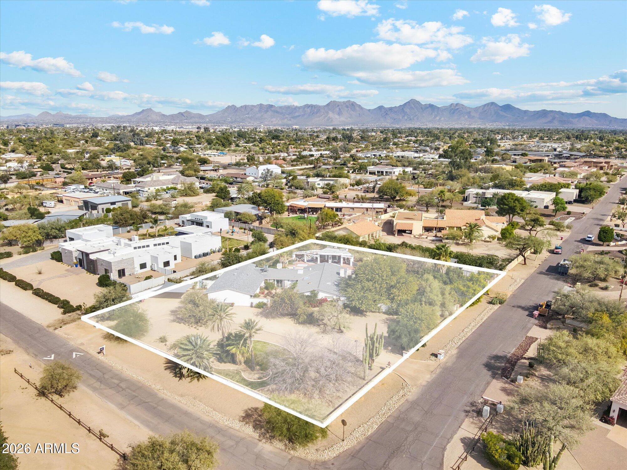 6602 E Paradise Drive -