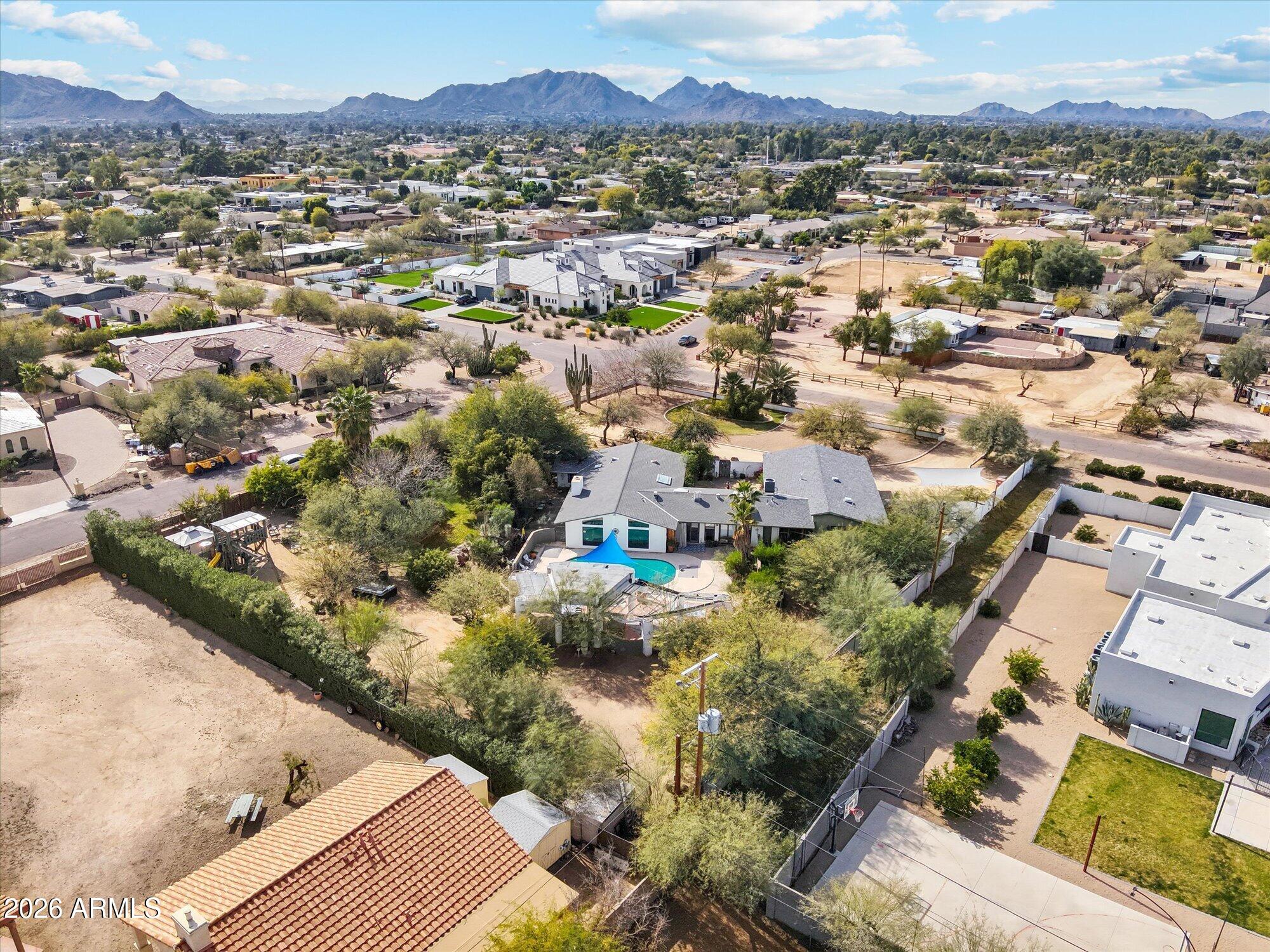 6602 E Paradise Drive -
