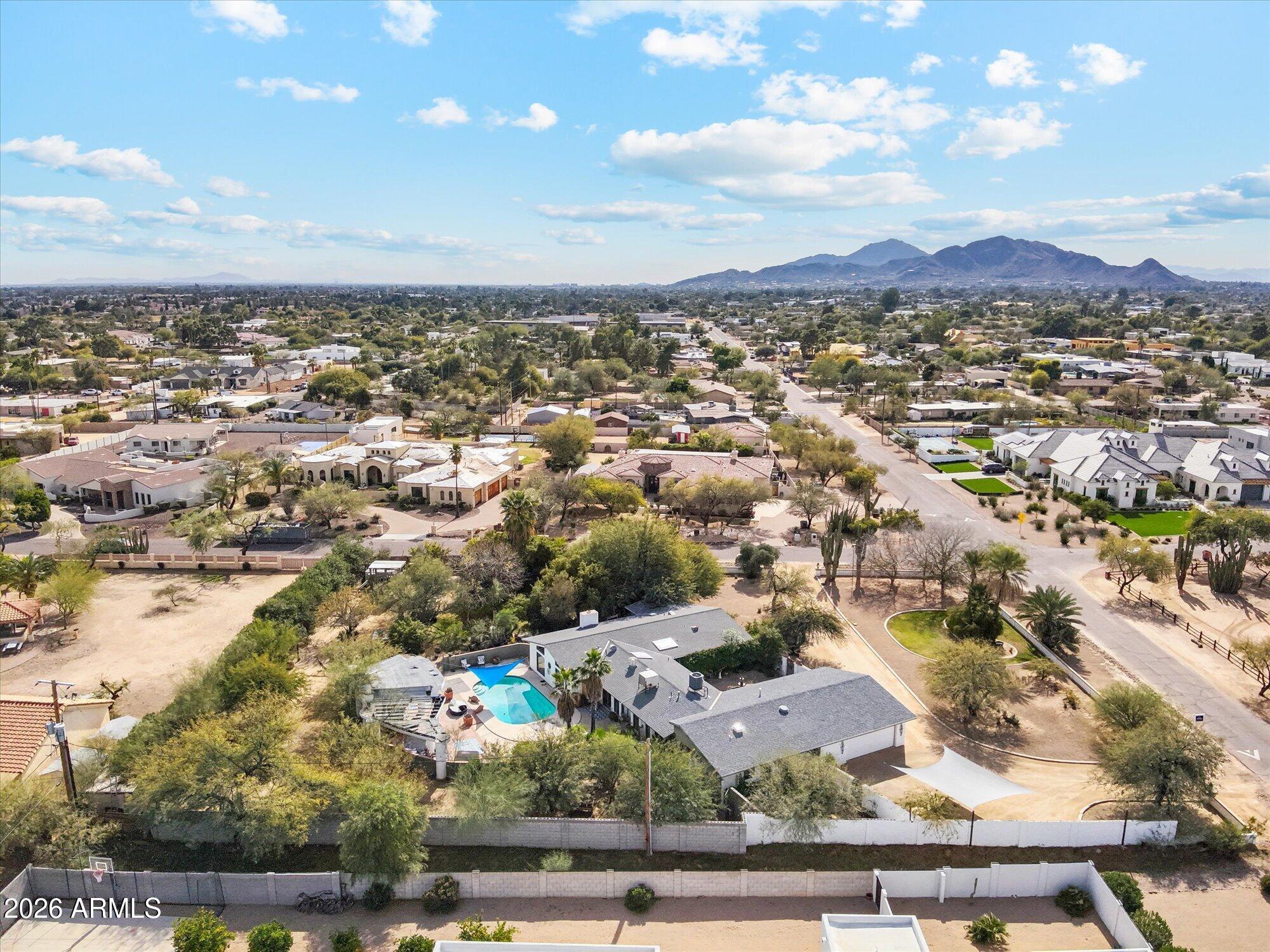 6602 E Paradise Drive -