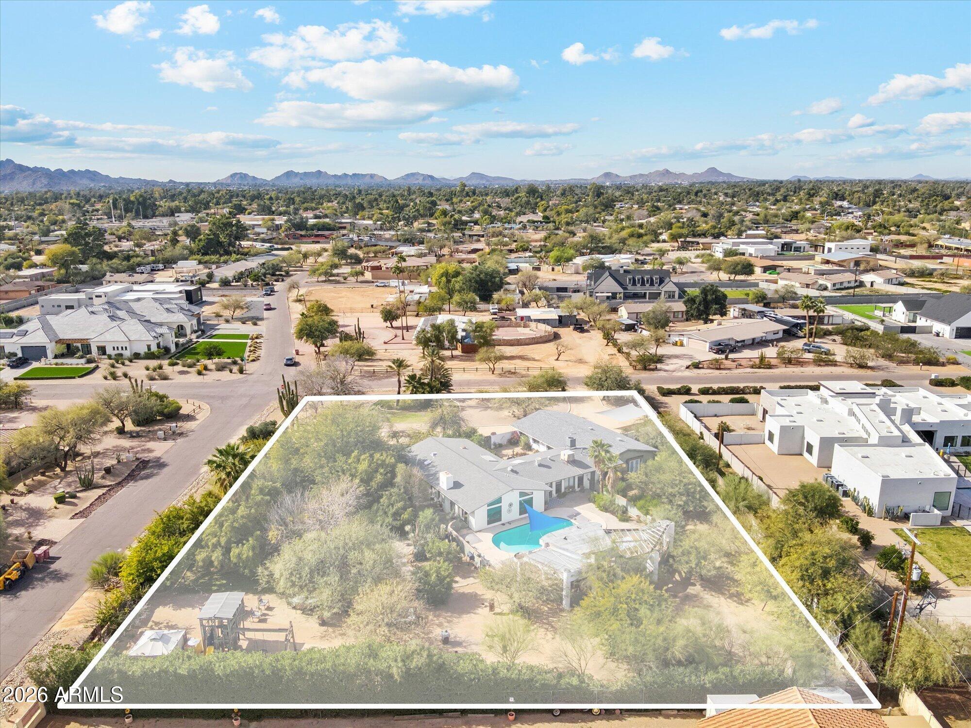 6602 E Paradise Drive -
