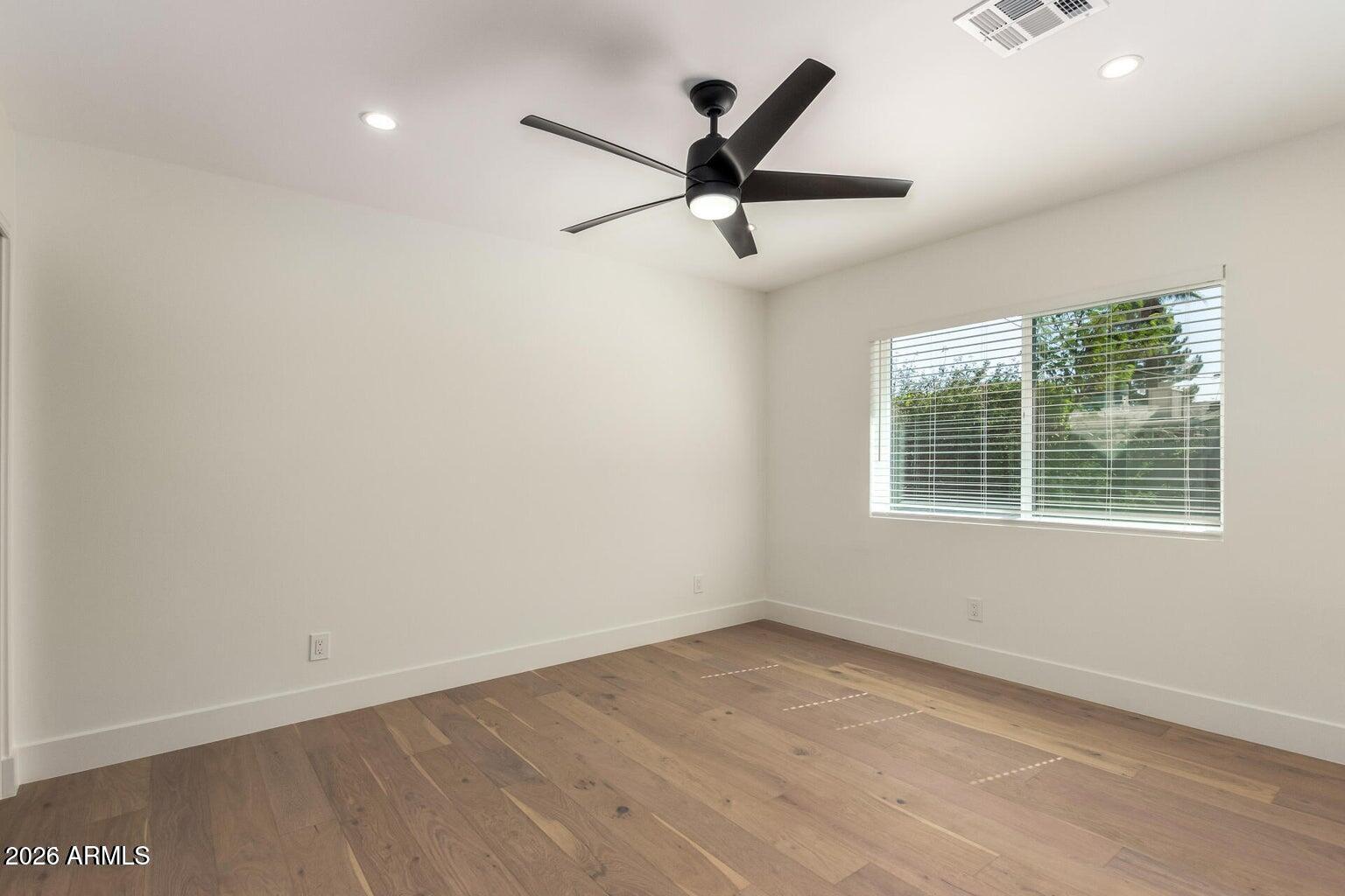 829 E DESERT PARK Lane