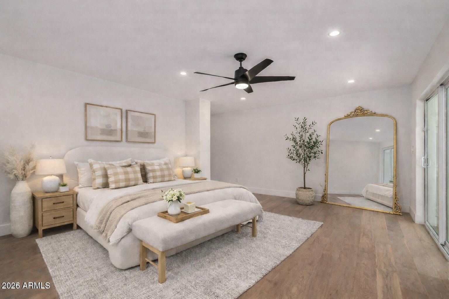 829 E DESERT PARK Lane