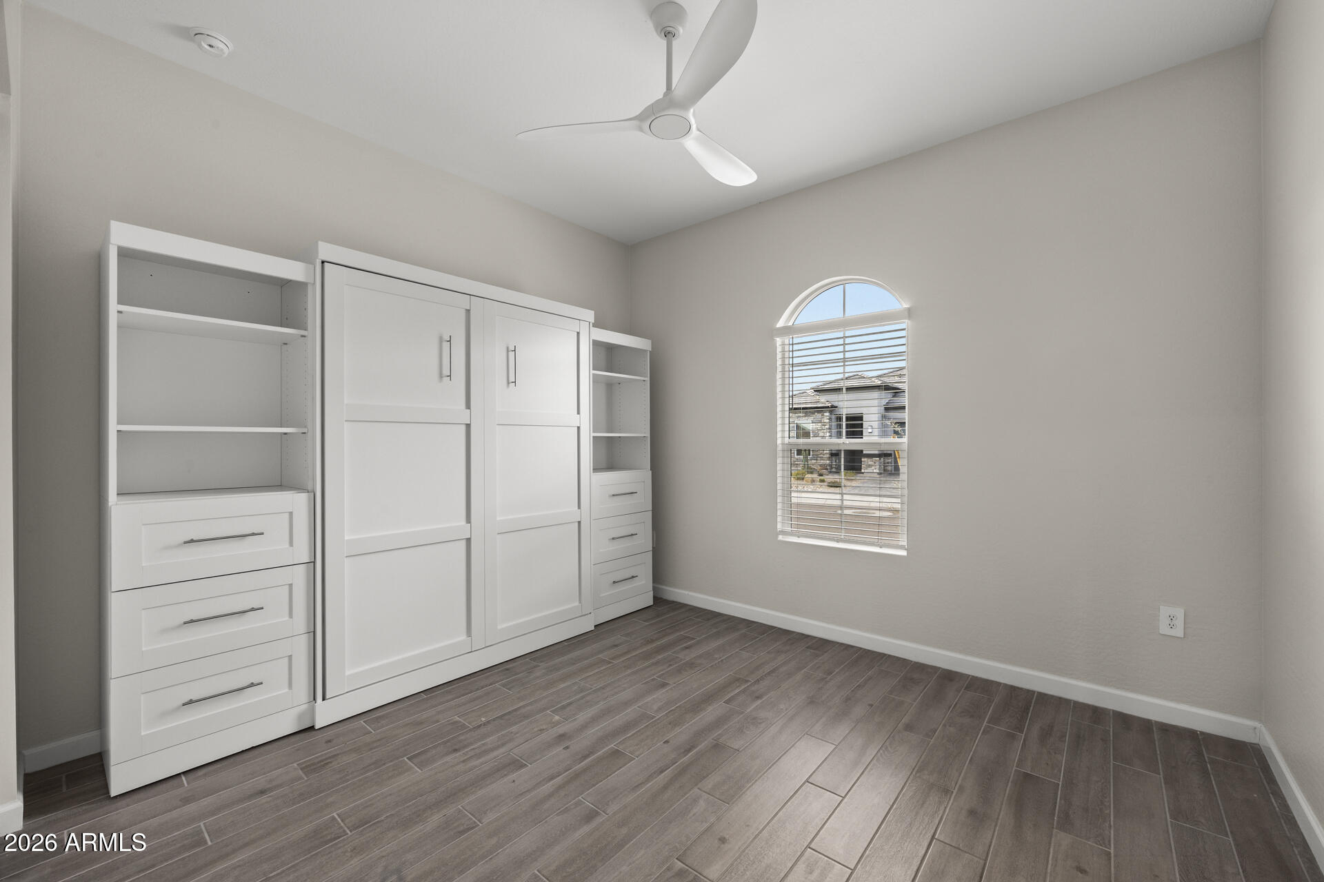 5954 E CAT BALUE Drive