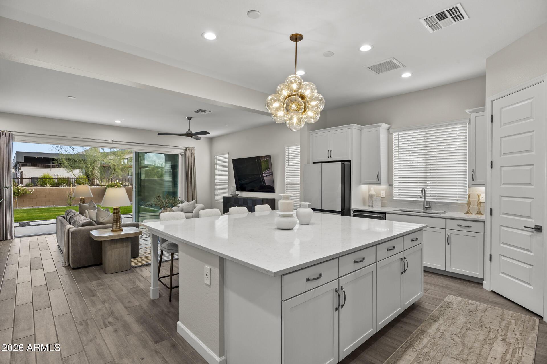 5954 E CAT BALUE Drive