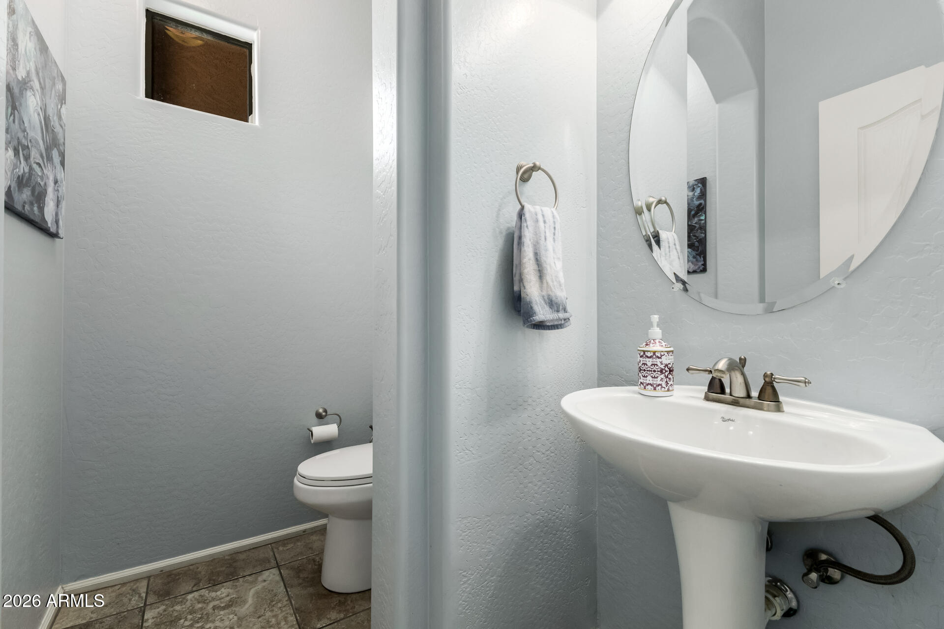 2507 E RUSTLING OAKS Lane