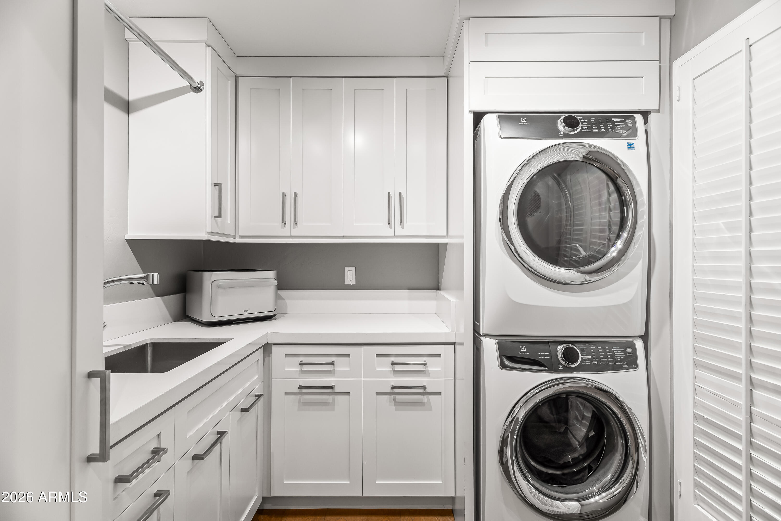 4446 E CAMELBACK Road 106