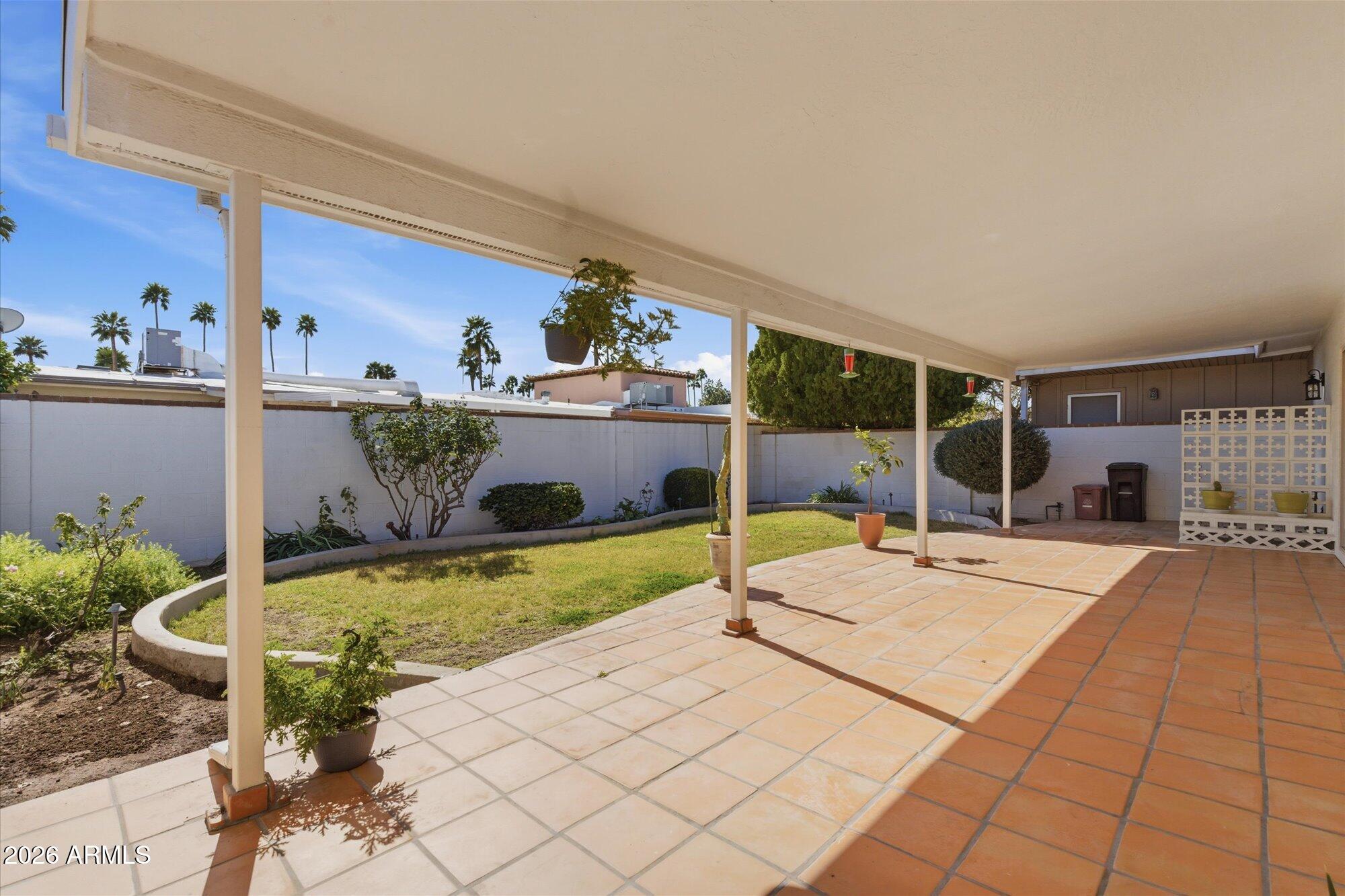 7637 E THORNWOOD Drive