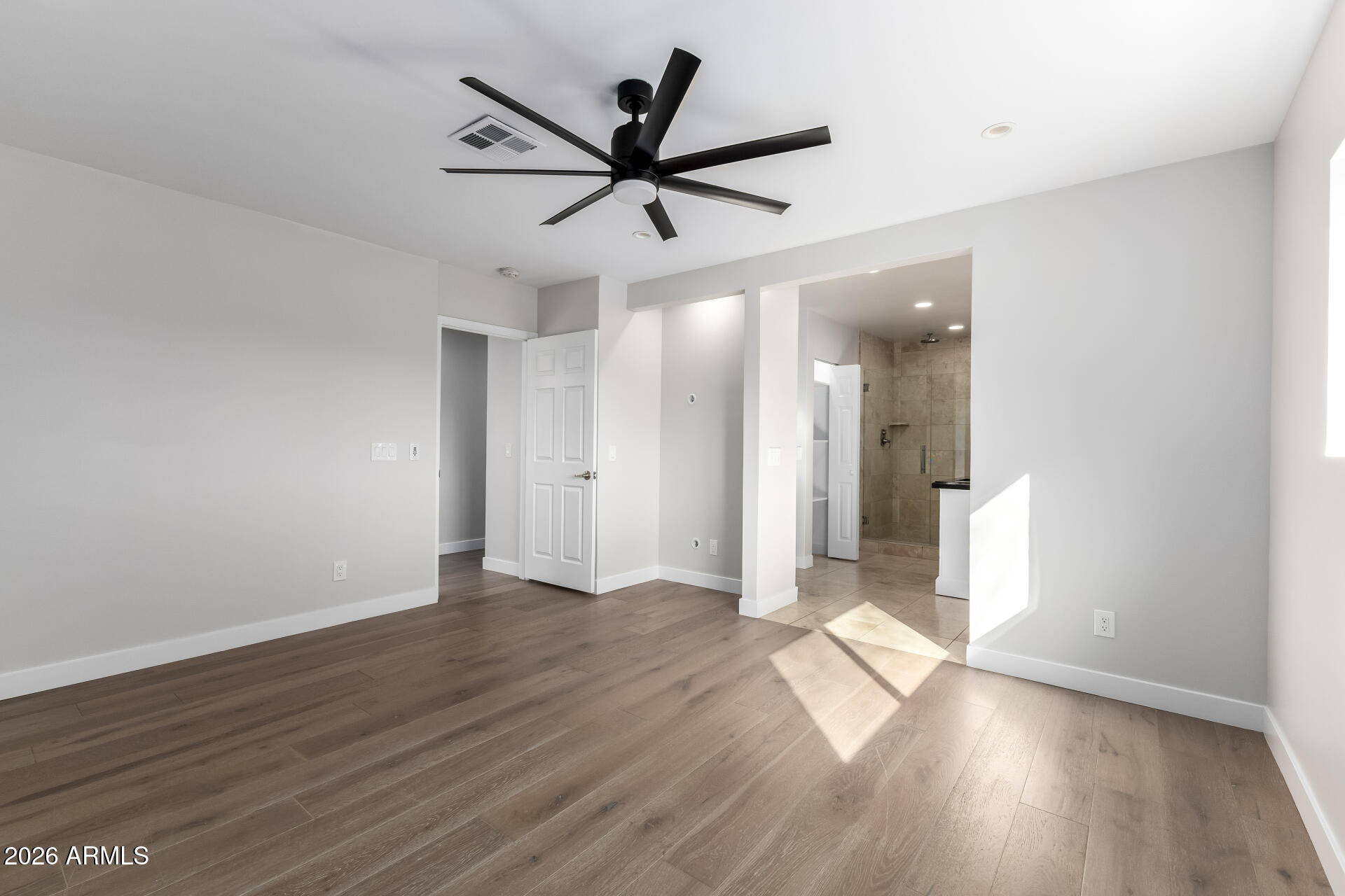 3318 E MONTECITO Avenue