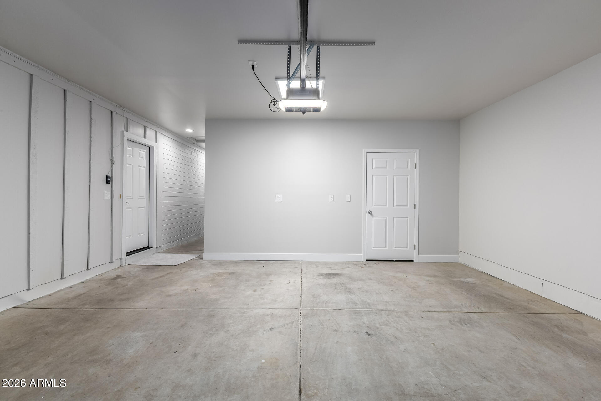 3318 E MONTECITO Avenue