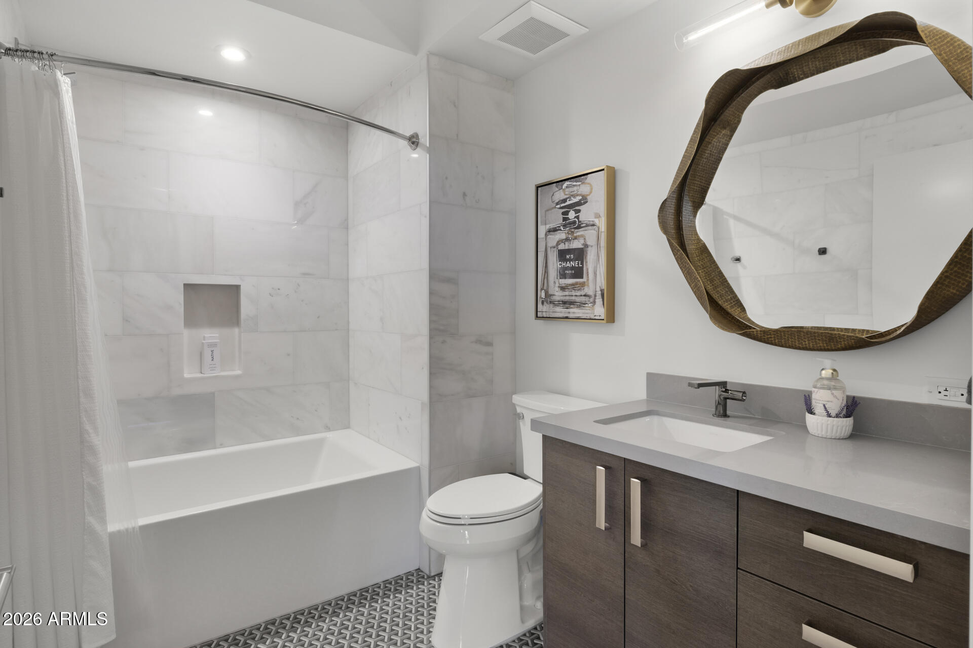 7120 E KIERLAND Boulevard 310