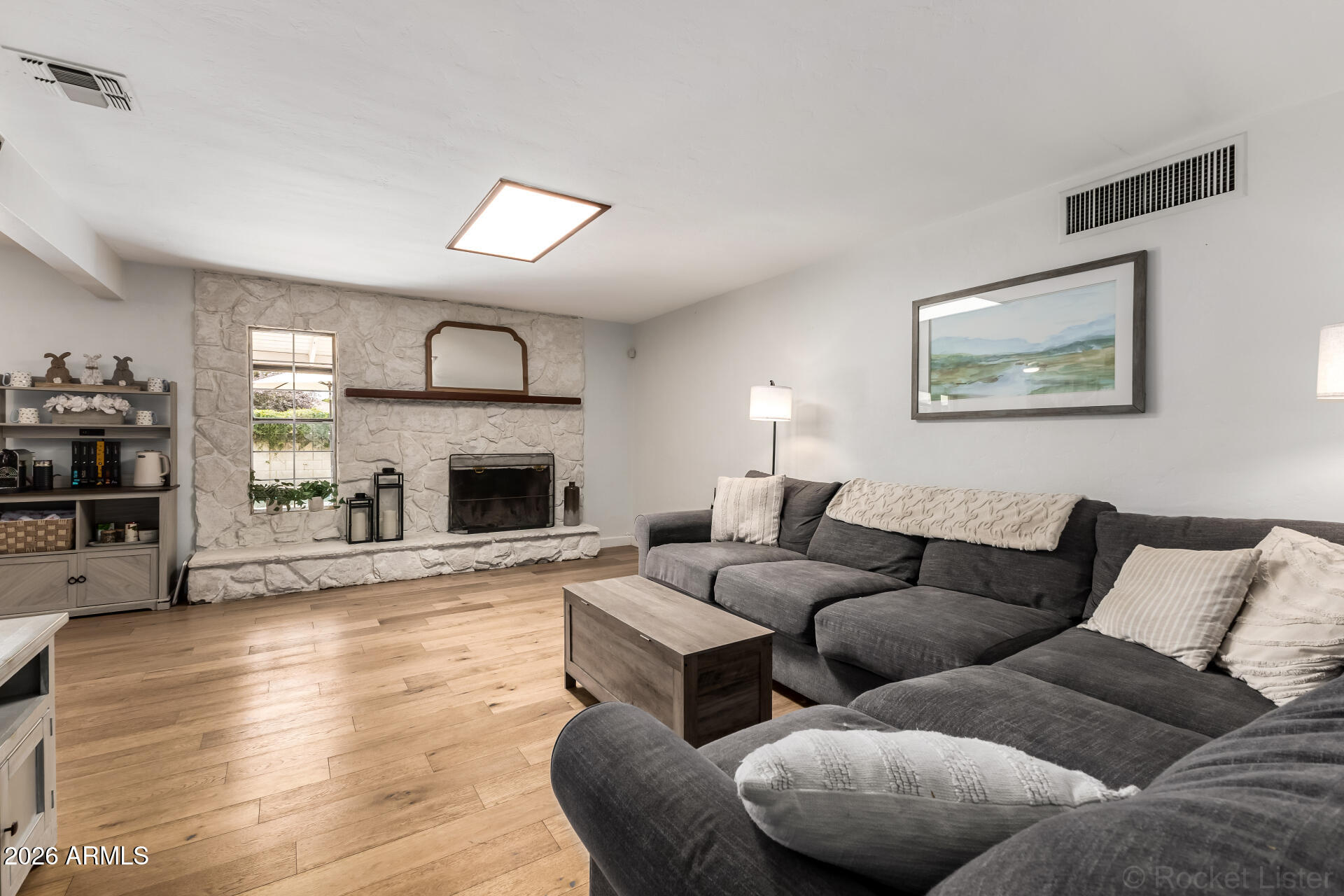 1903 E PALO VERDE Drive