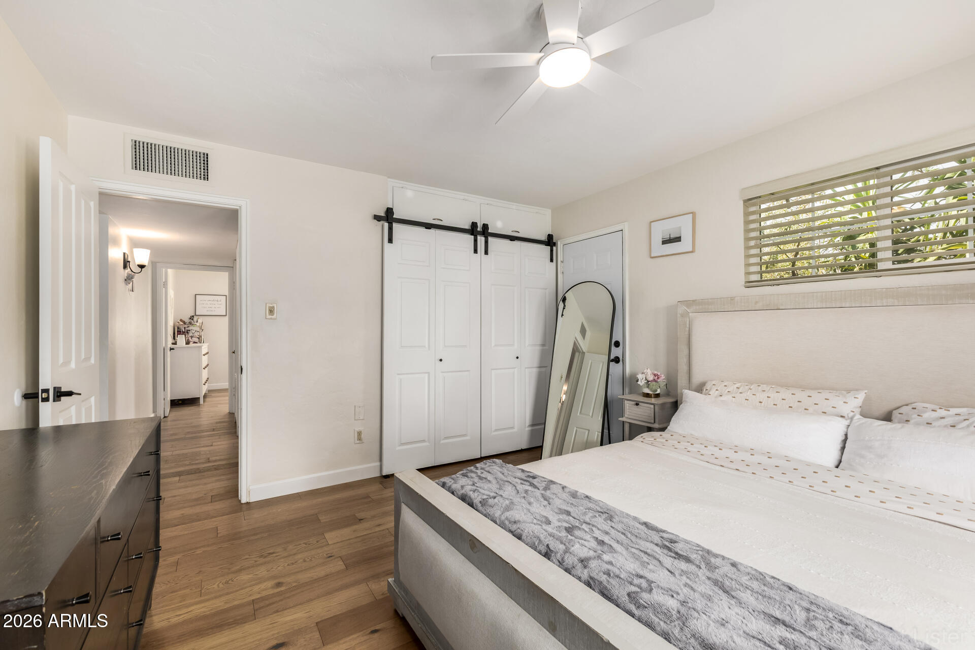 1903 E PALO VERDE Drive