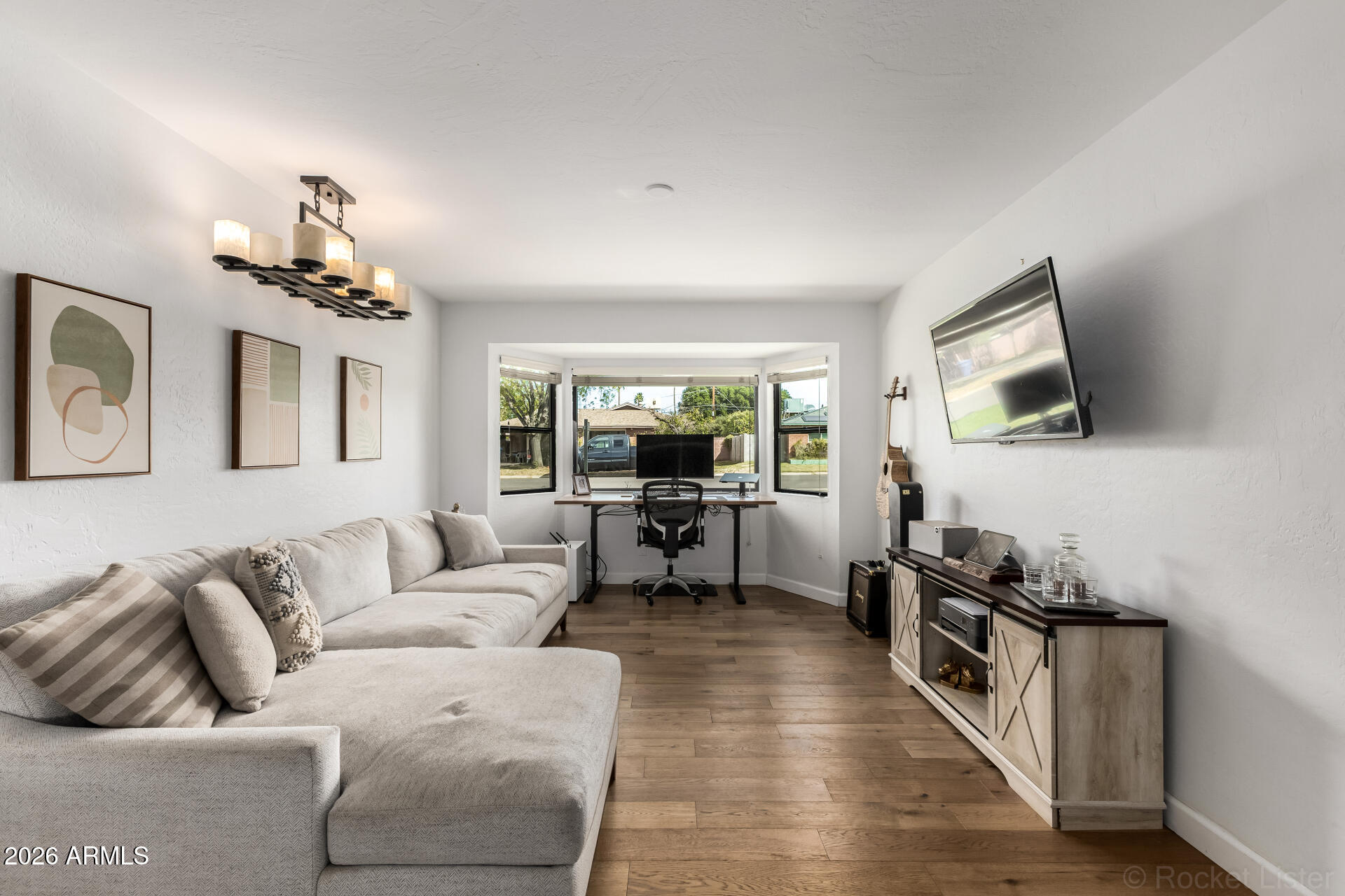 1903 E PALO VERDE Drive