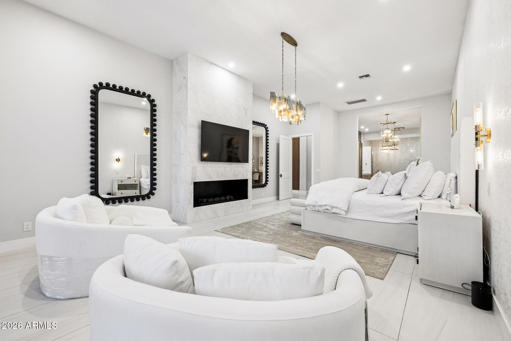 7130 E SADDLEBACK Street 11