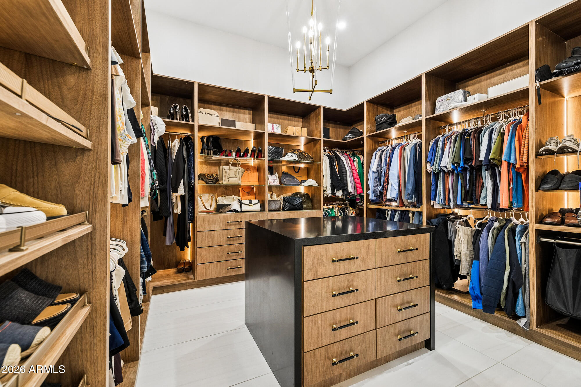 7130 E SADDLEBACK Street 11