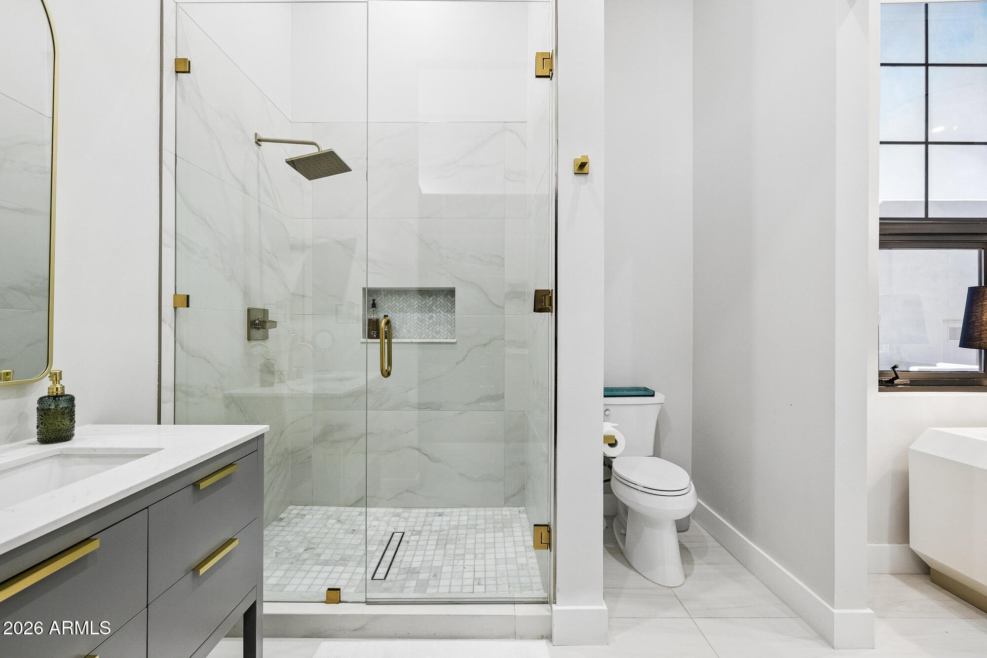 7130 E SADDLEBACK Street 11