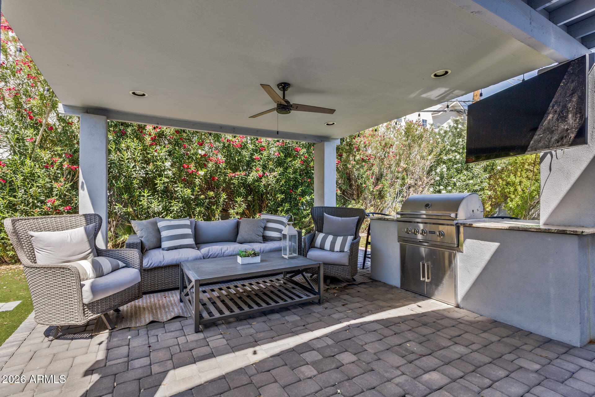 4008 E FAIRMOUNT Avenue