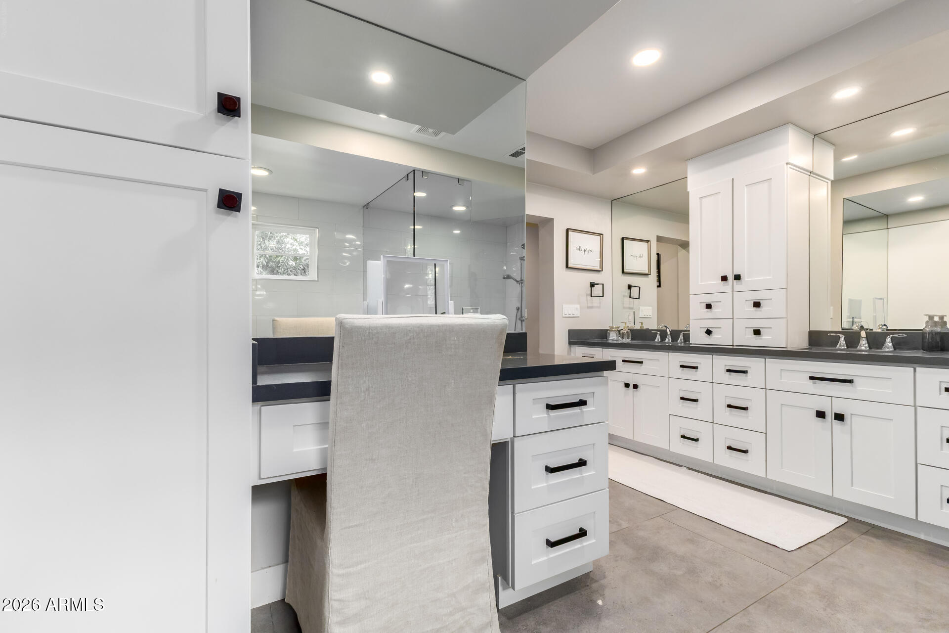 4008 E FAIRMOUNT Avenue