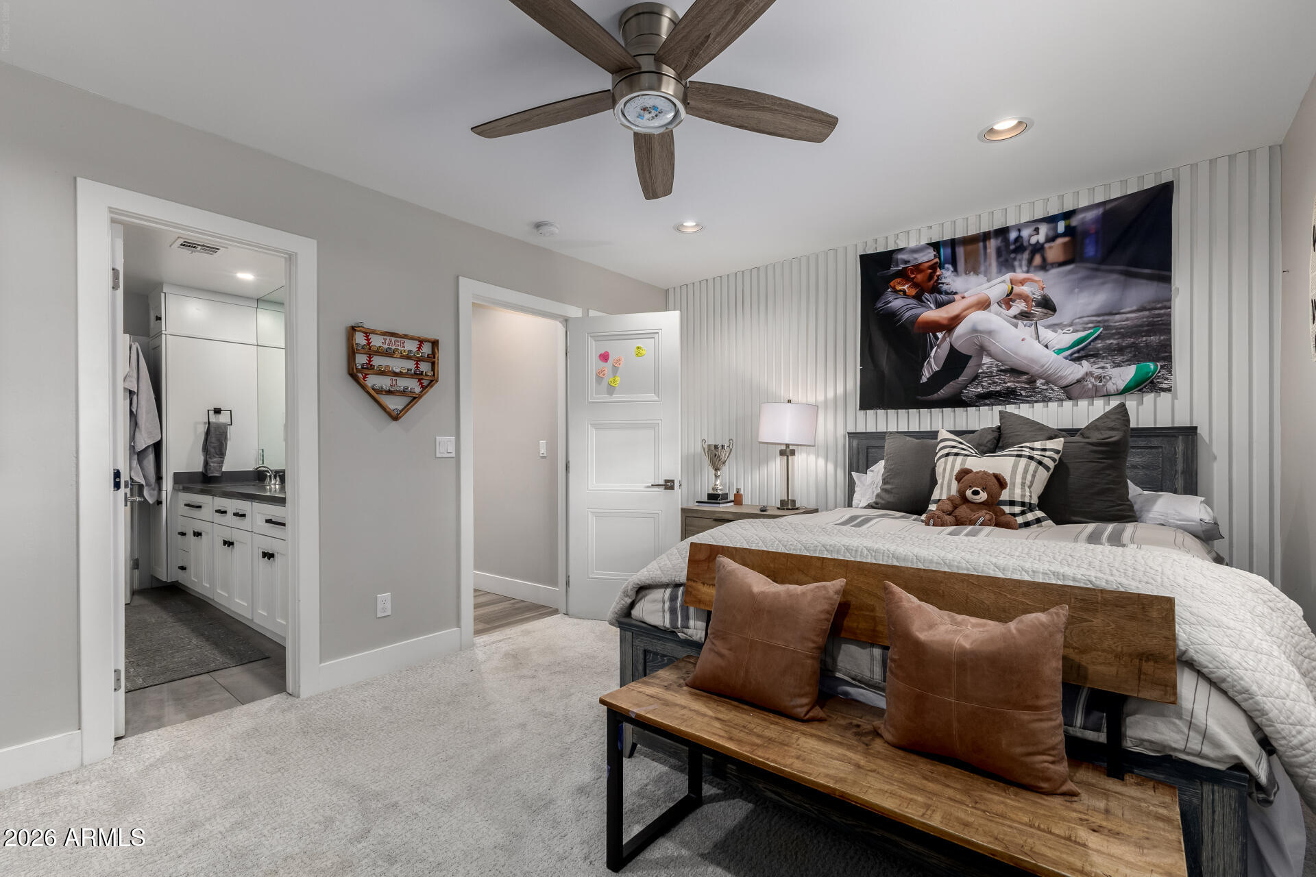 4008 E FAIRMOUNT Avenue