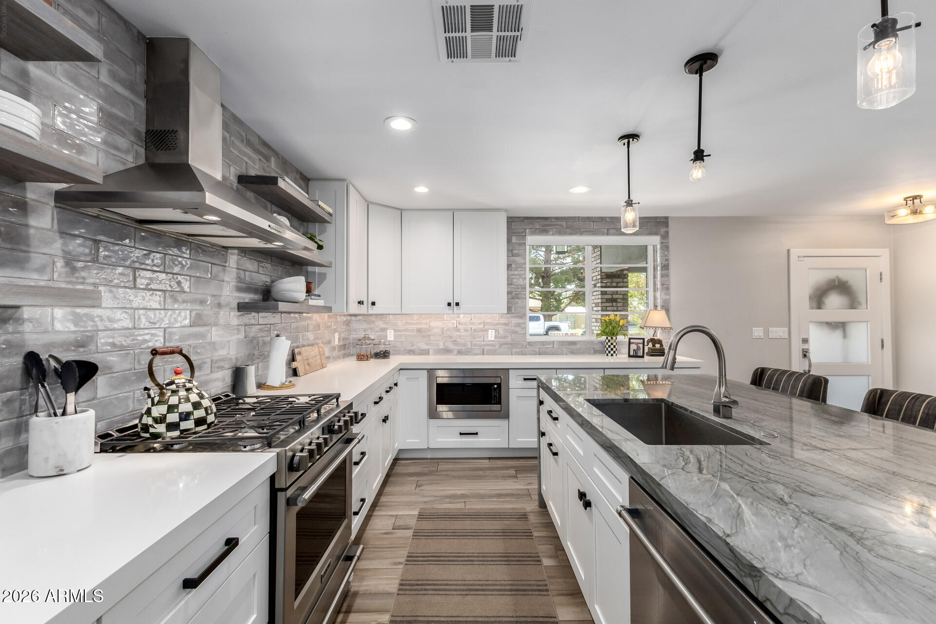 4008 E FAIRMOUNT Avenue