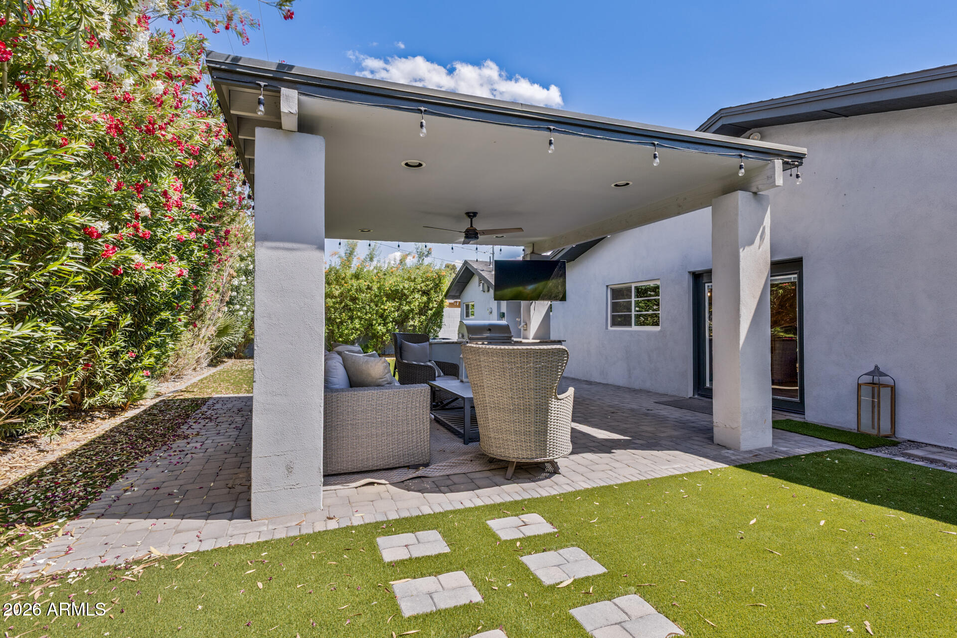 4008 E FAIRMOUNT Avenue